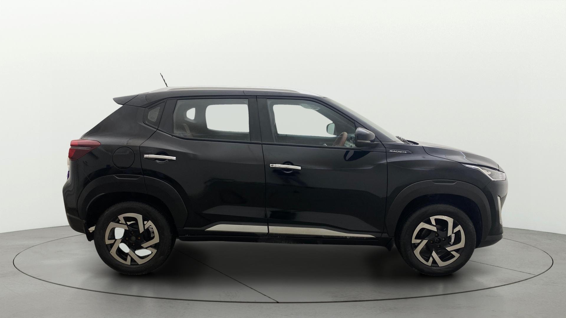 View 2022 Nissan Magnite XV Image 8 Used 2022 Nissan Magnite XV Image 8