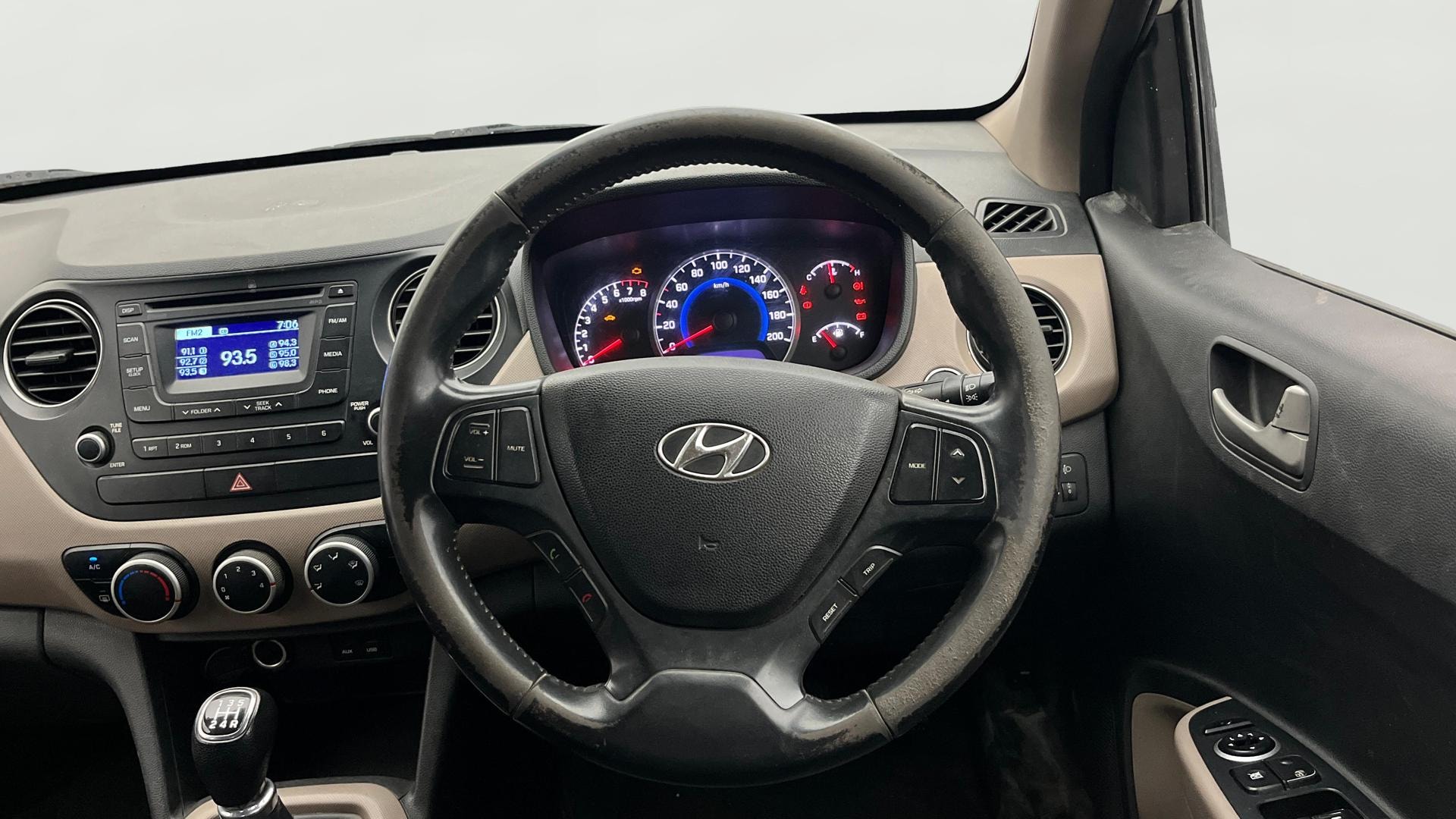 Used 2015 Hyundai Grand i10 Used 2015 Hyundai Grand i10