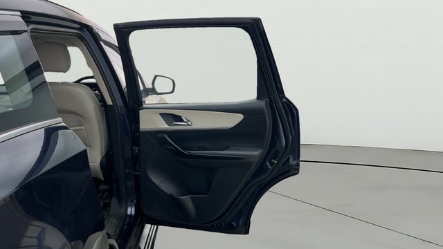 View Mahindra XUV700 Image 6 Used Mahindra XUV700 Image 6
