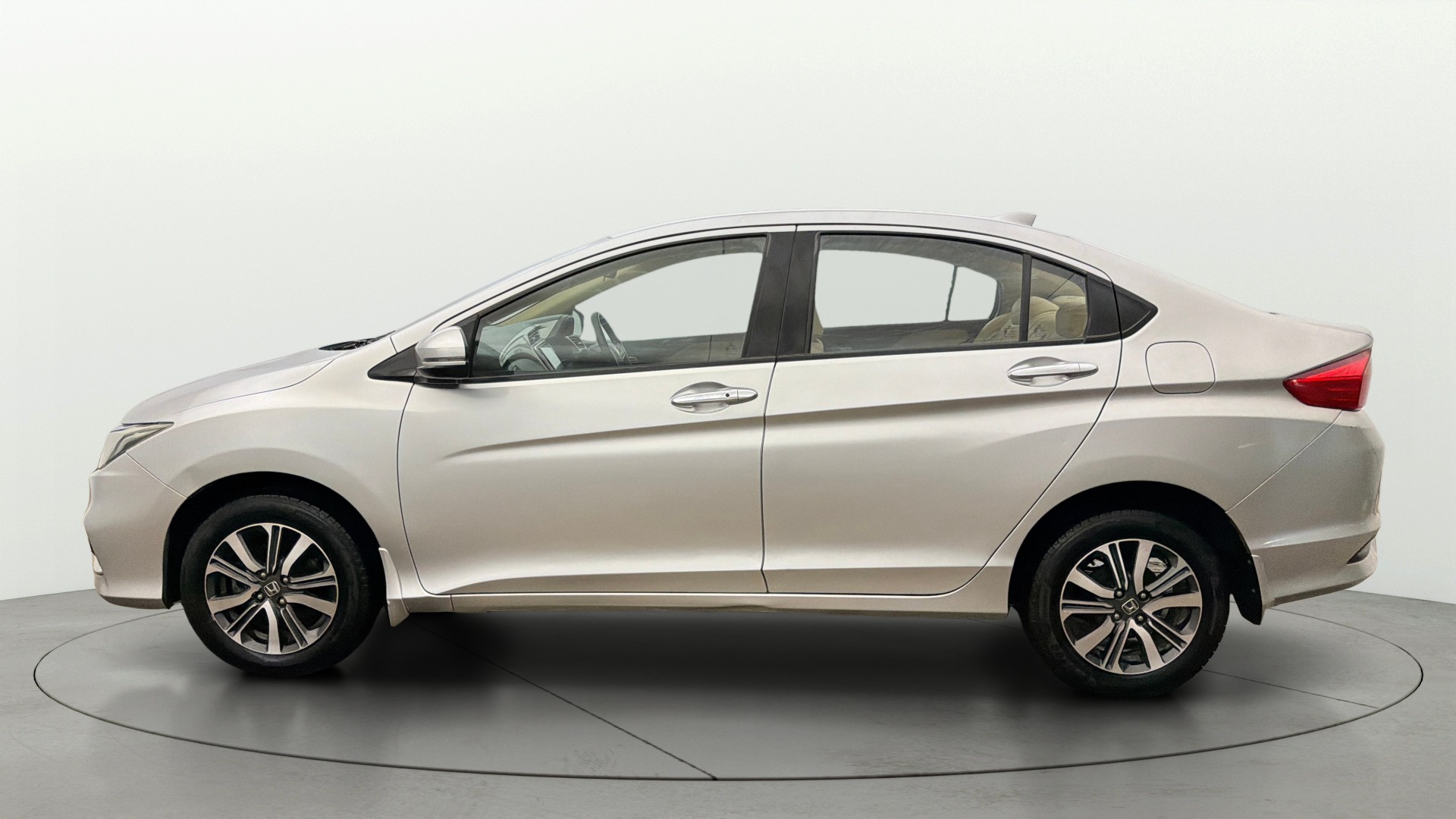View 2017 Honda City ZX MT Diesel Anniversary Edition Image 26 Used 2017 Honda City ZX MT Diesel Anniversary Edition Image 26