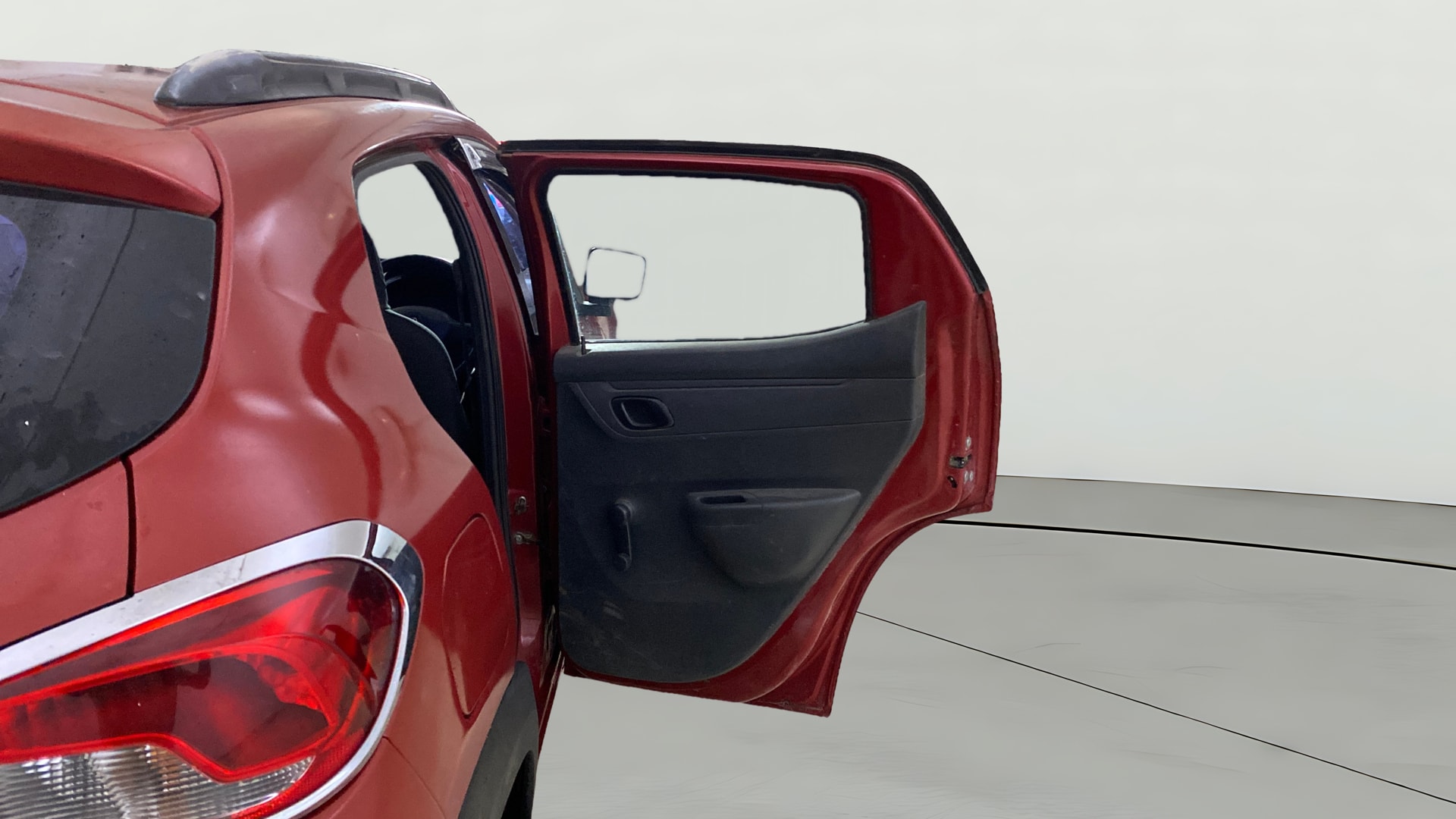 View 2015 Renault Kwid RXL Image 7 Used 2015 Renault Kwid RXL Image 7