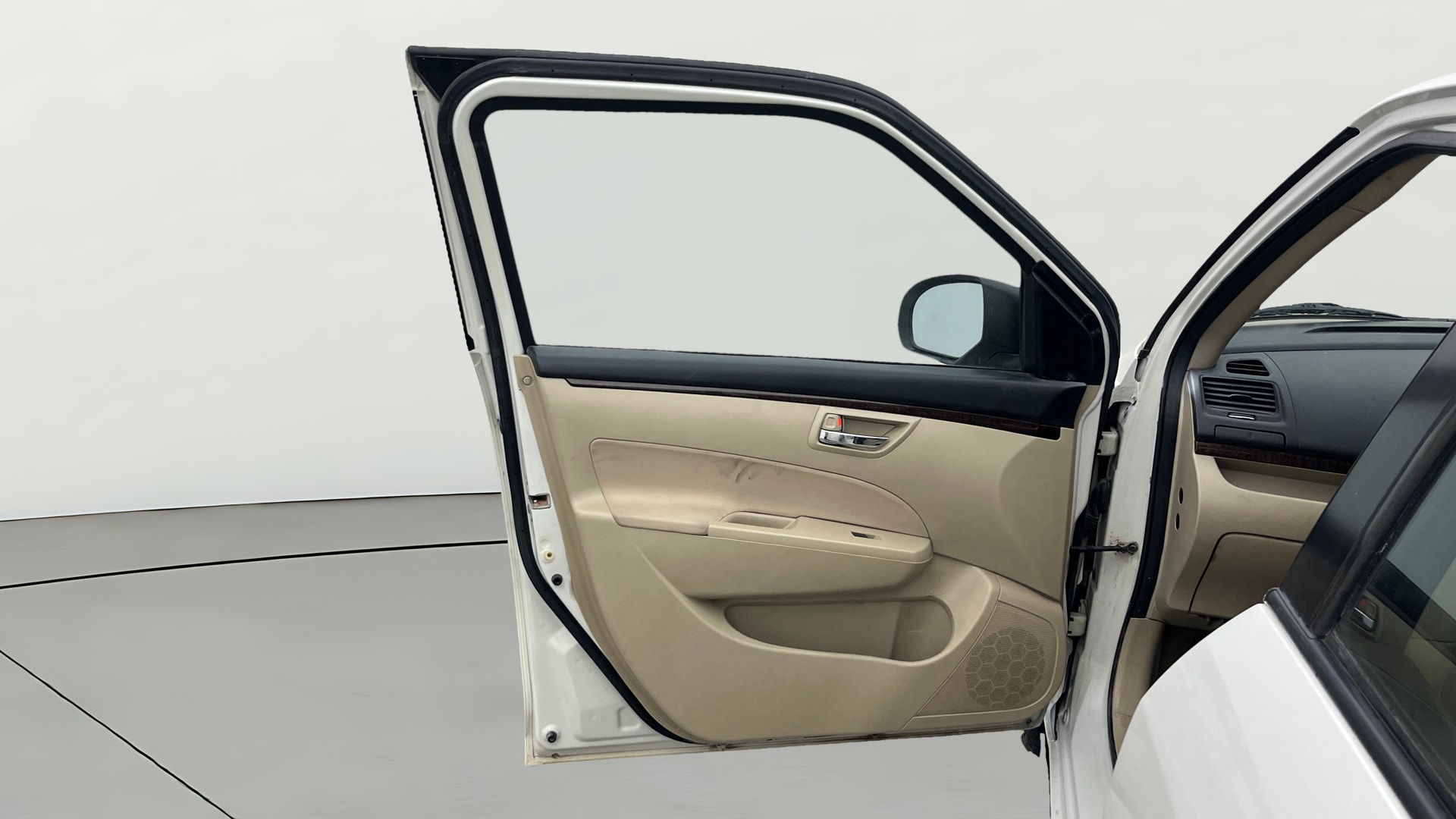 View 2015 Maruti Suzuki 1000 Base Variant Image 30 Used 2015 Maruti Suzuki 1000 Base Variant Image 30