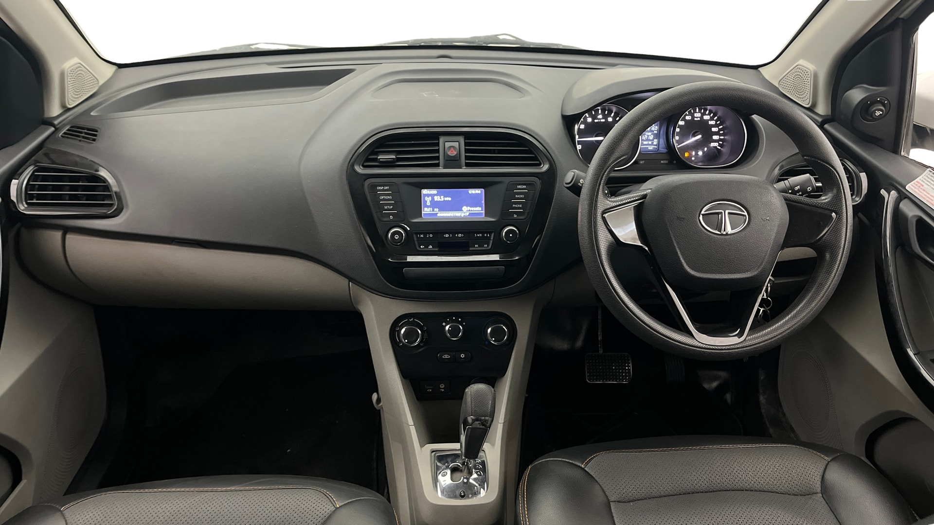 View 2018 Tata Tiago Revotorq XB Image 15 Used 2018 Tata Tiago Revotorq XB Image 15