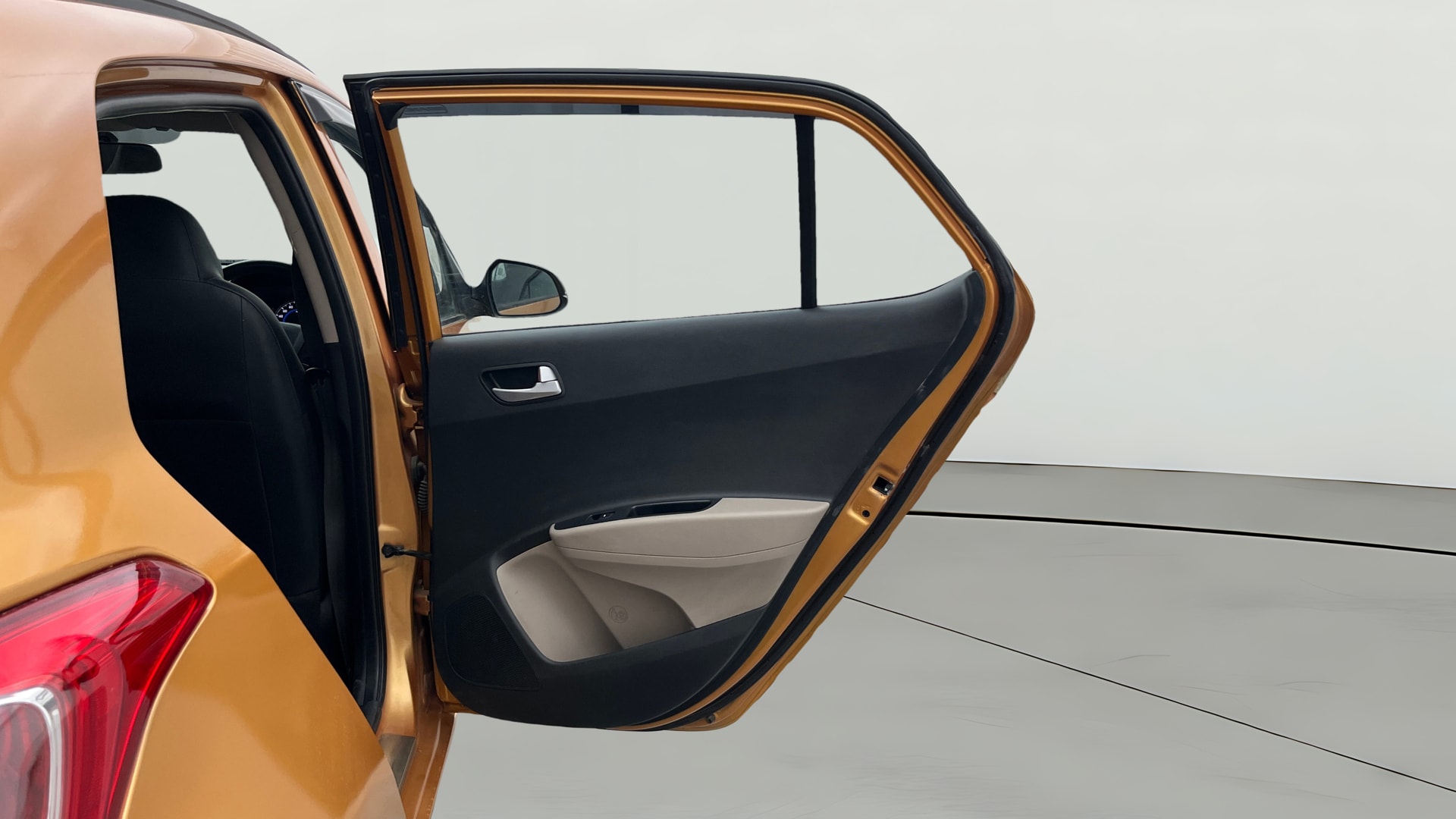 View 2016 Hyundai Grand i10 Asta AT 1.2 Kappa VTVT Image 7 Used 2016 Hyundai Grand i10 Asta AT 1.2 Kappa VTVT Image 7