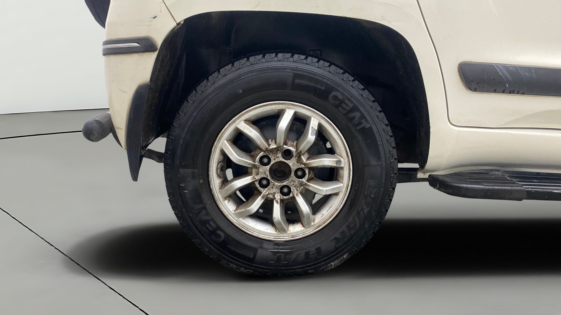 View 2018 Mahindra TUV300 T8 Image 34 Used 2018 Mahindra TUV300 T8 Image 34