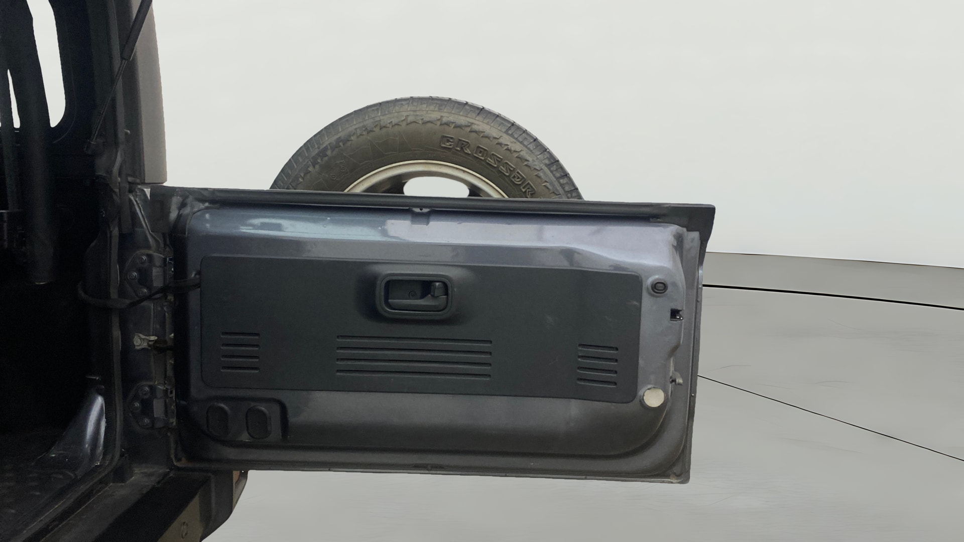 View 2023 Mahindra Thar AX Standard Manual Soft Top 6 Seater Image 37 Used 2023 Mahindra Thar AX Standard Manual Soft Top 6 Seater Image 37