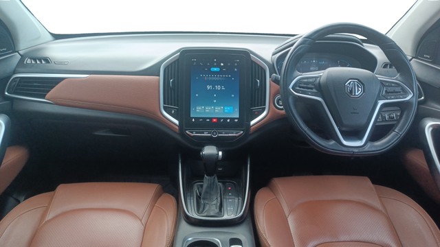 View MG Hector Plus Image 32 Used MG Hector Plus Image 32