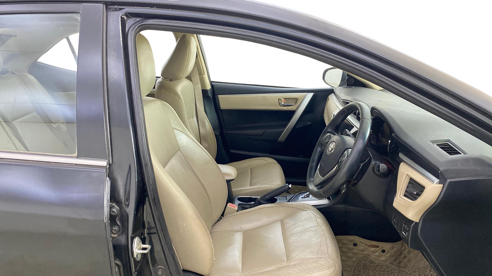View 2015 Toyota Corolla Altis 1.8 VL AT Image 25 Used 2015 Toyota Corolla Altis 1.8 VL AT Image 25