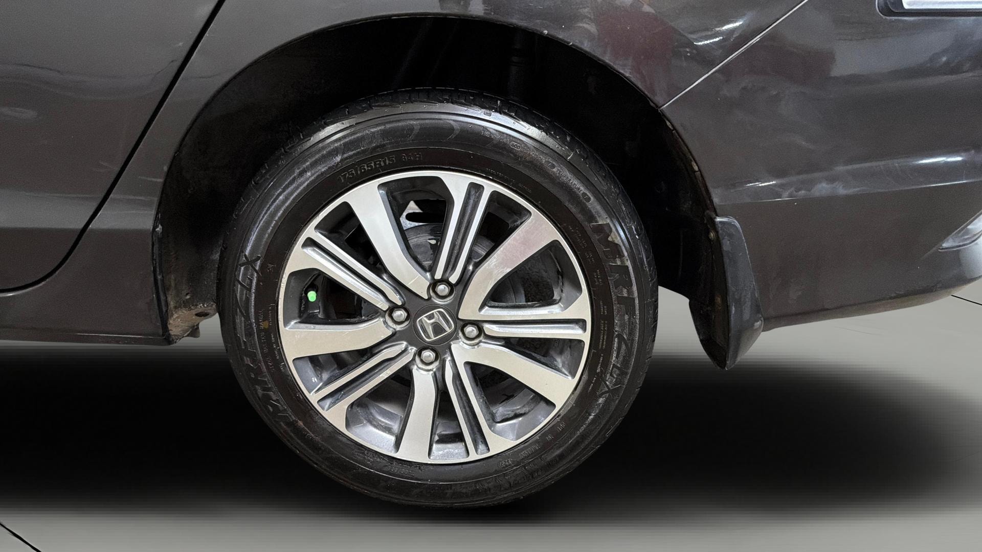 View 2021 Honda City ZX MT Diesel Anniversary Edition Image 12 Used 2021 Honda City ZX MT Diesel Anniversary Edition Image 12