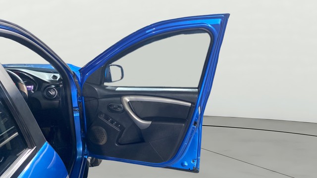 View Renault Duster Image 43 Used Renault Duster Image 43