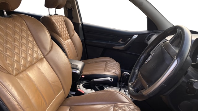 View Mahindra XUV500 Image 19 Used Mahindra XUV500 Image 19
