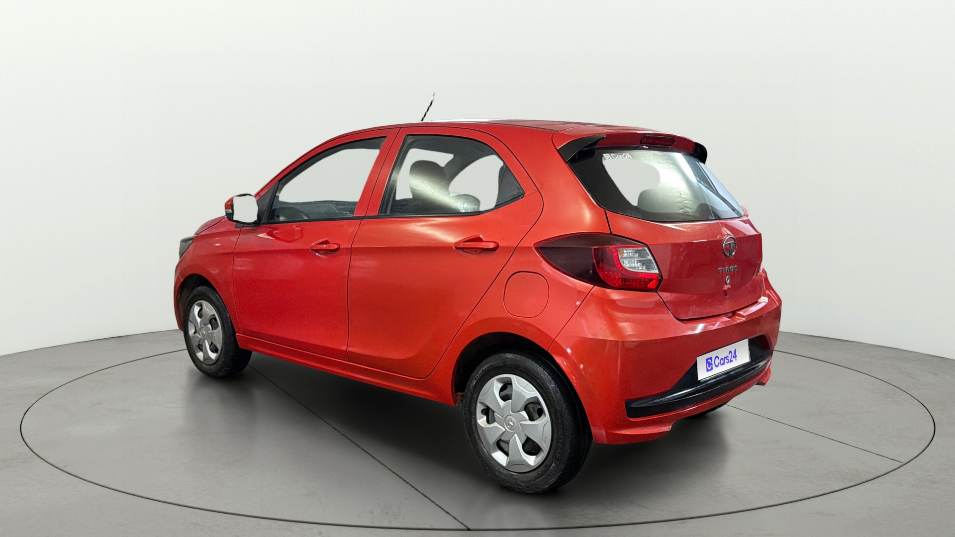 View 2021 Tata Tiago Revotorq XB Image 2 Used 2021 Tata Tiago Revotorq XB Image 2