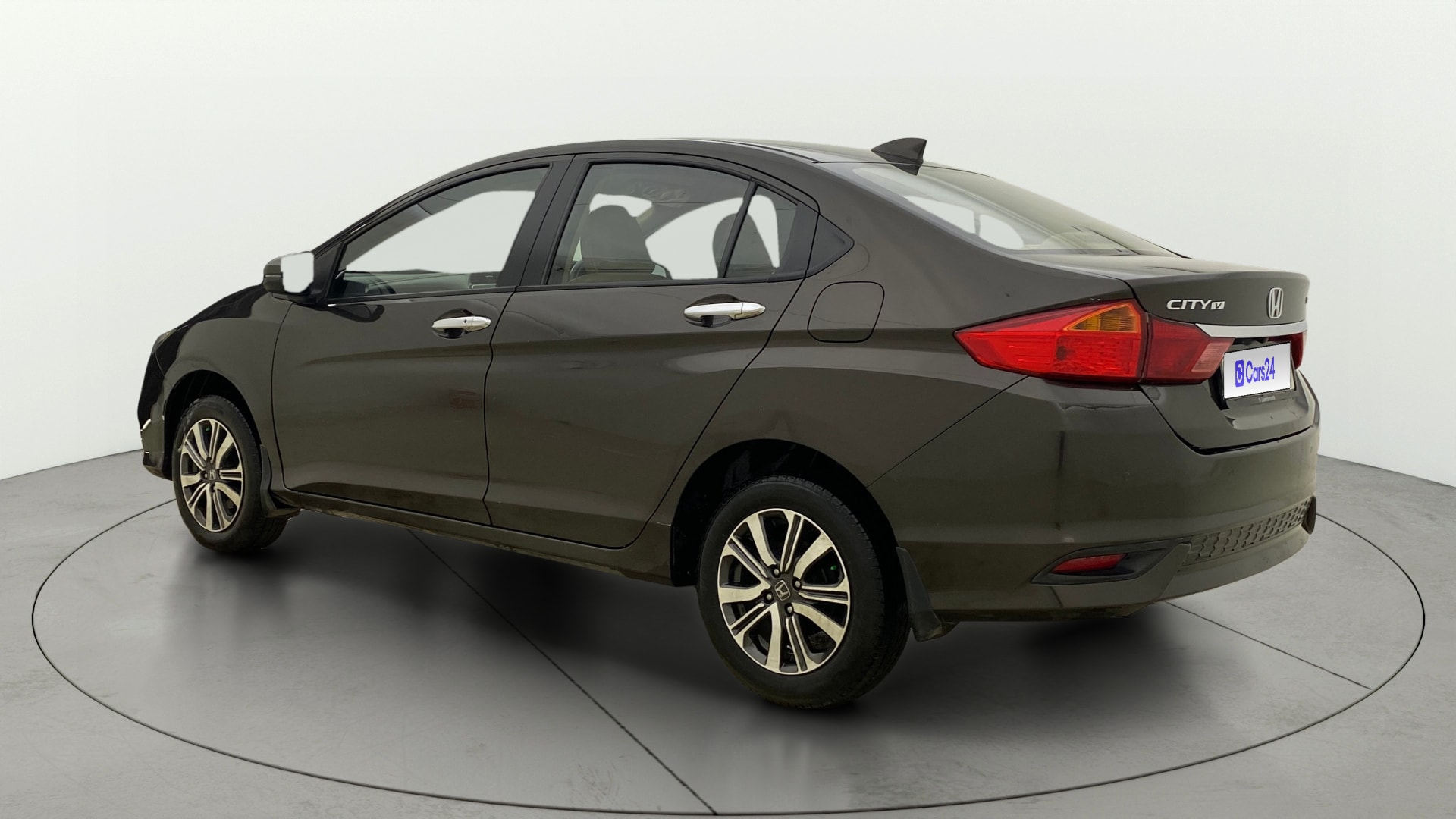 View 2022 Honda City ZX MT Diesel Anniversary Edition Image 2 Used 2022 Honda City ZX MT Diesel Anniversary Edition Image 2