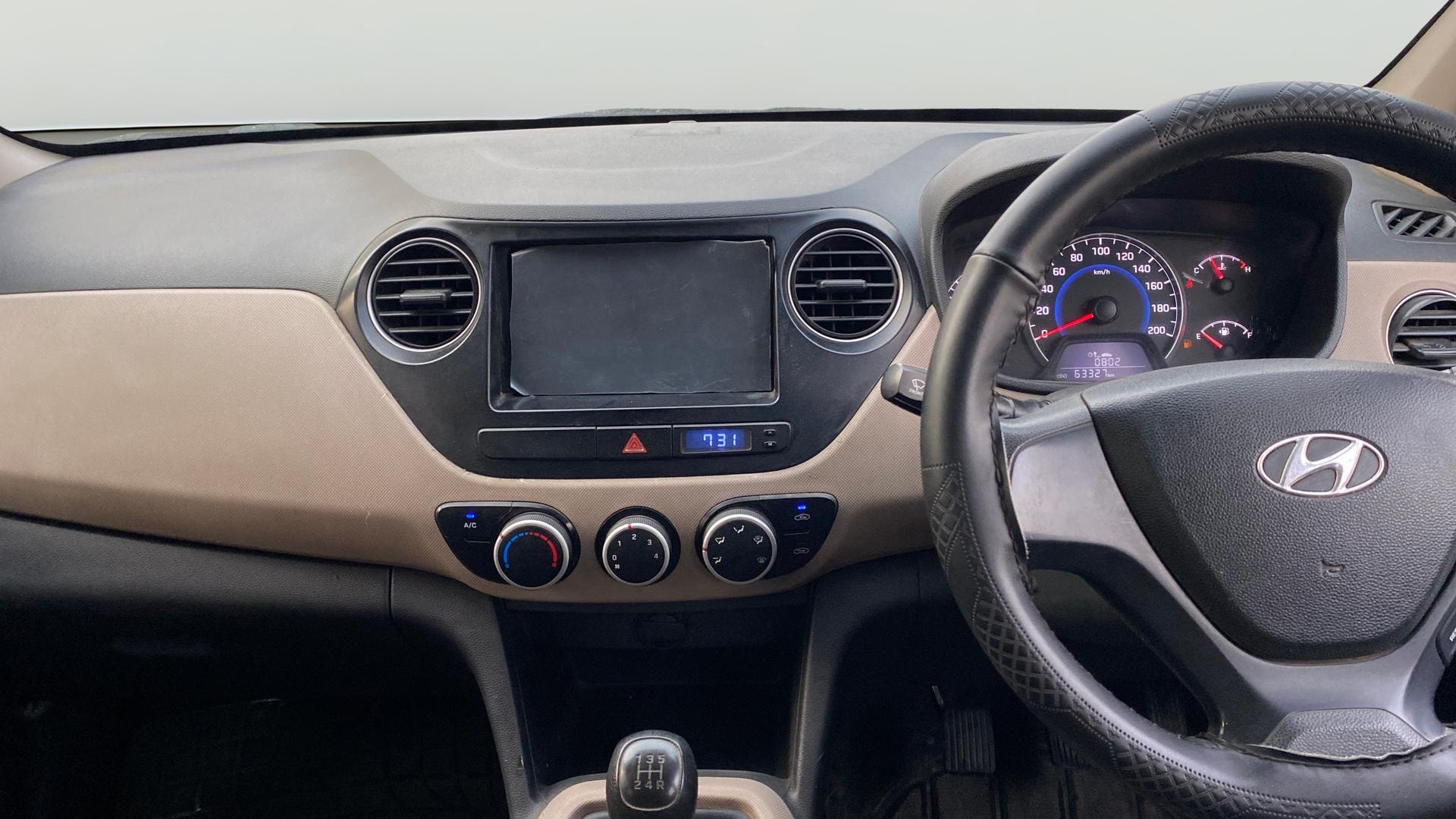 View 2015 Hyundai Grand i10 Magna 1.2 Kappa VTVT Image 17 Used 2015 Hyundai Grand i10 Magna 1.2 Kappa VTVT Image 17