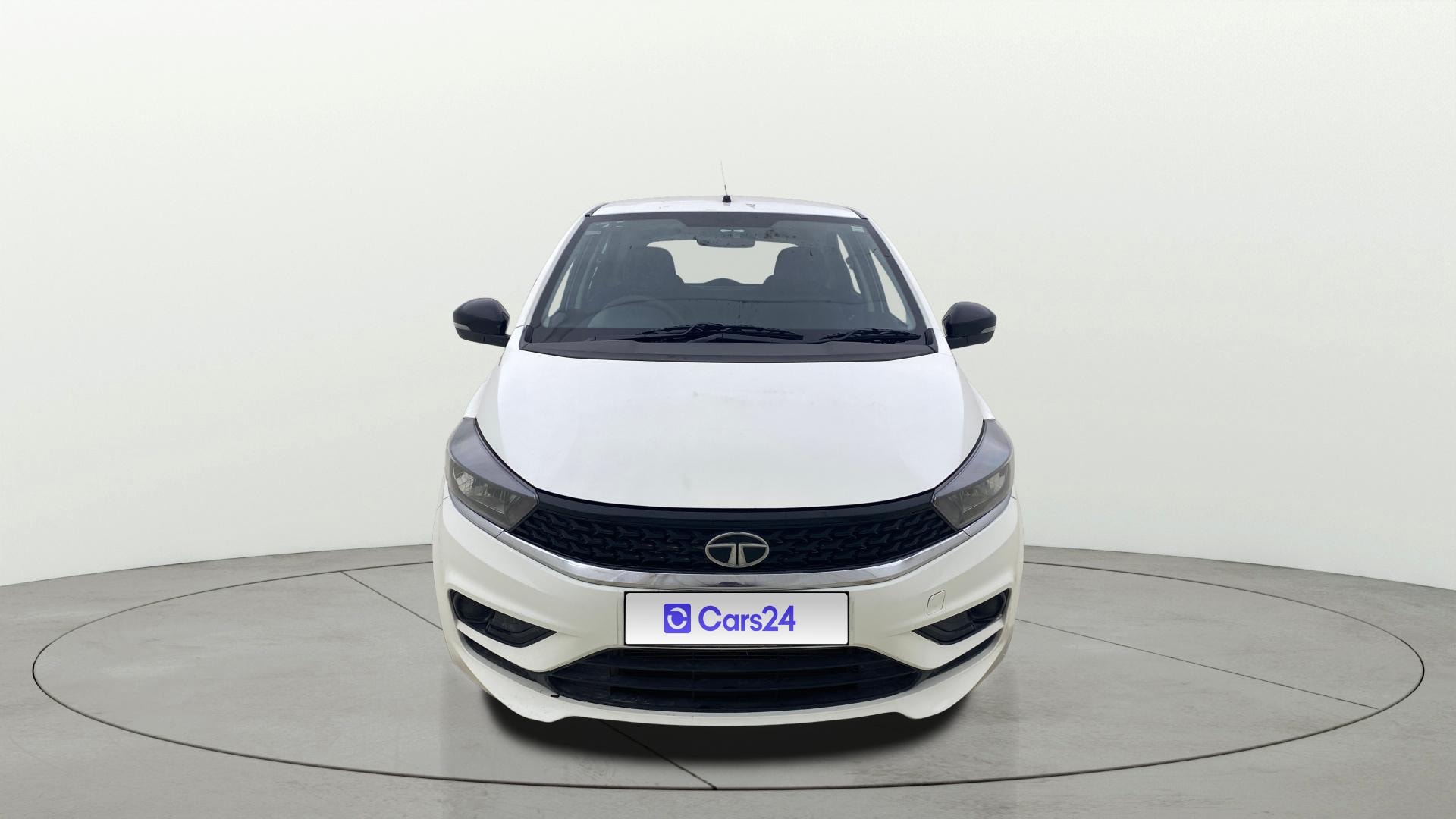 View 2023 Tata Tiago Revotorq XB Image 1 Used 2023 Tata Tiago Revotorq XB Image 1