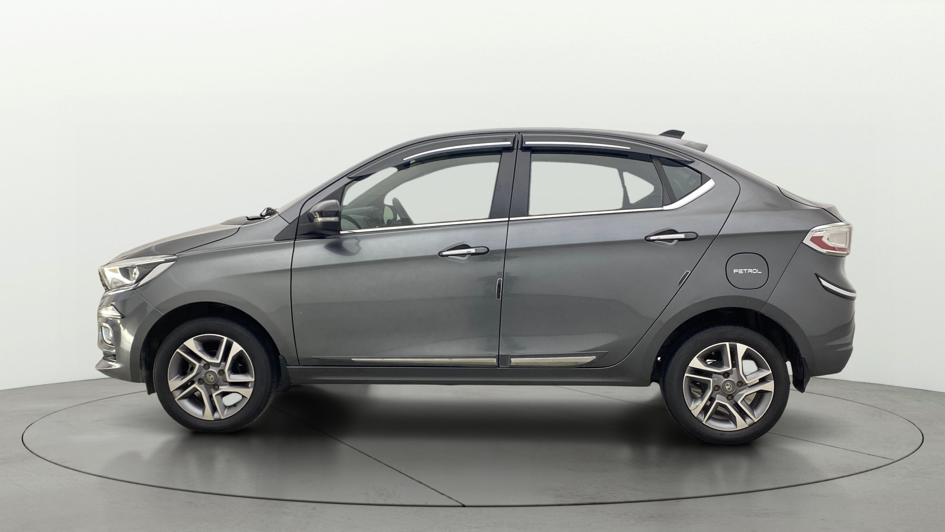 View 2022 Tata Tigor XE Diesel Image 5 Used 2022 Tata Tigor XE Diesel Image 5