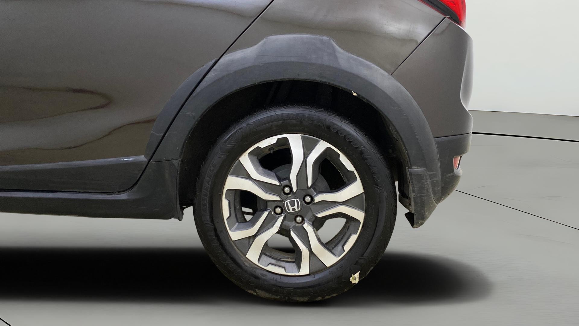 View 2018 Honda WR-V S MT Diesel Edge Edition Image 11 Used 2018 Honda WR-V S MT Diesel Edge Edition Image 11