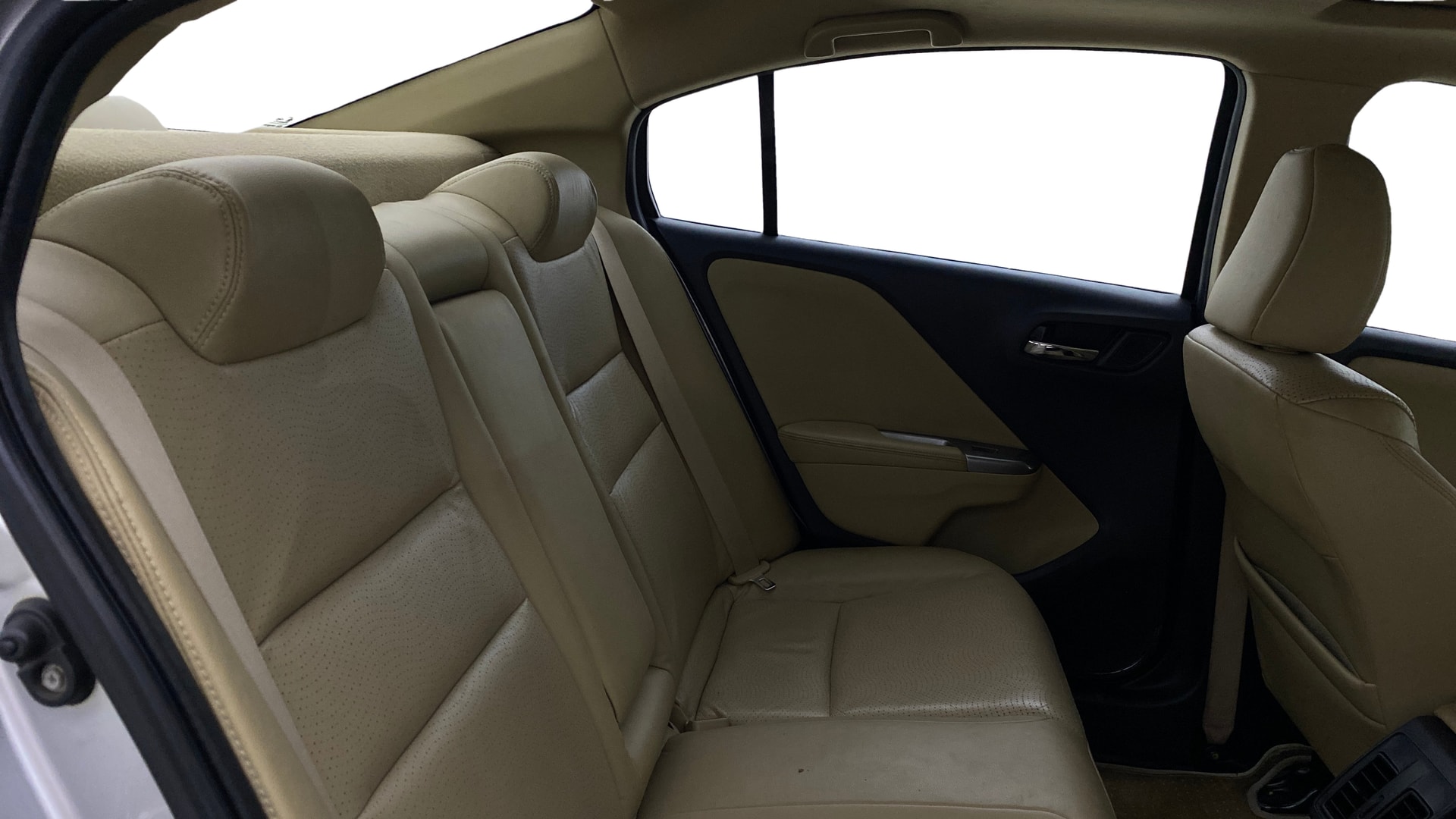 View 2015 Honda City ZX MT Diesel Anniversary Edition Image 31 Used 2015 Honda City ZX MT Diesel Anniversary Edition Image 31