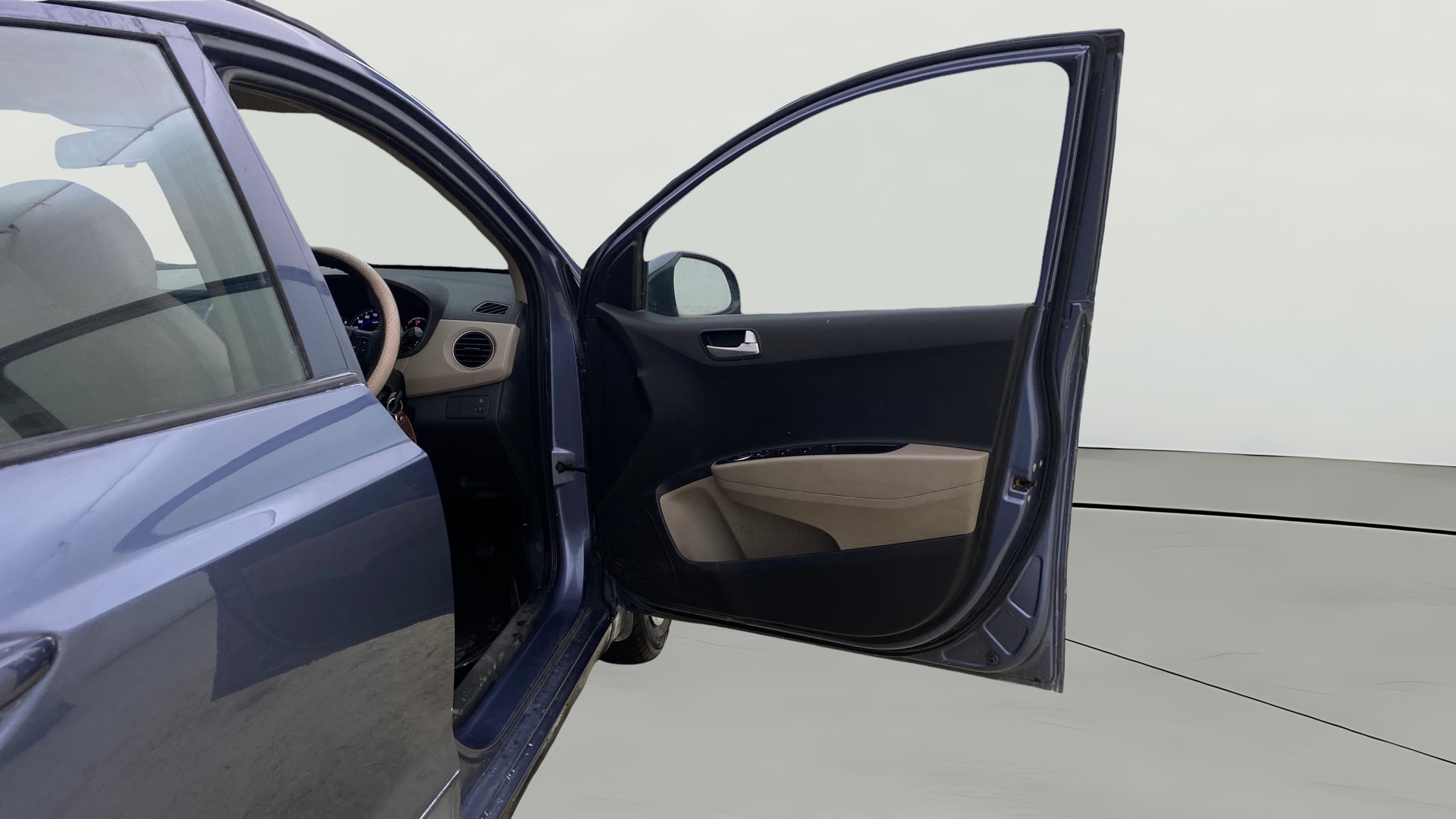 View 2015 Hyundai Grand i10 Sportz 1.2 Kappa Image 43 Used 2015 Hyundai Grand i10 Sportz 1.2 Kappa Image 43
