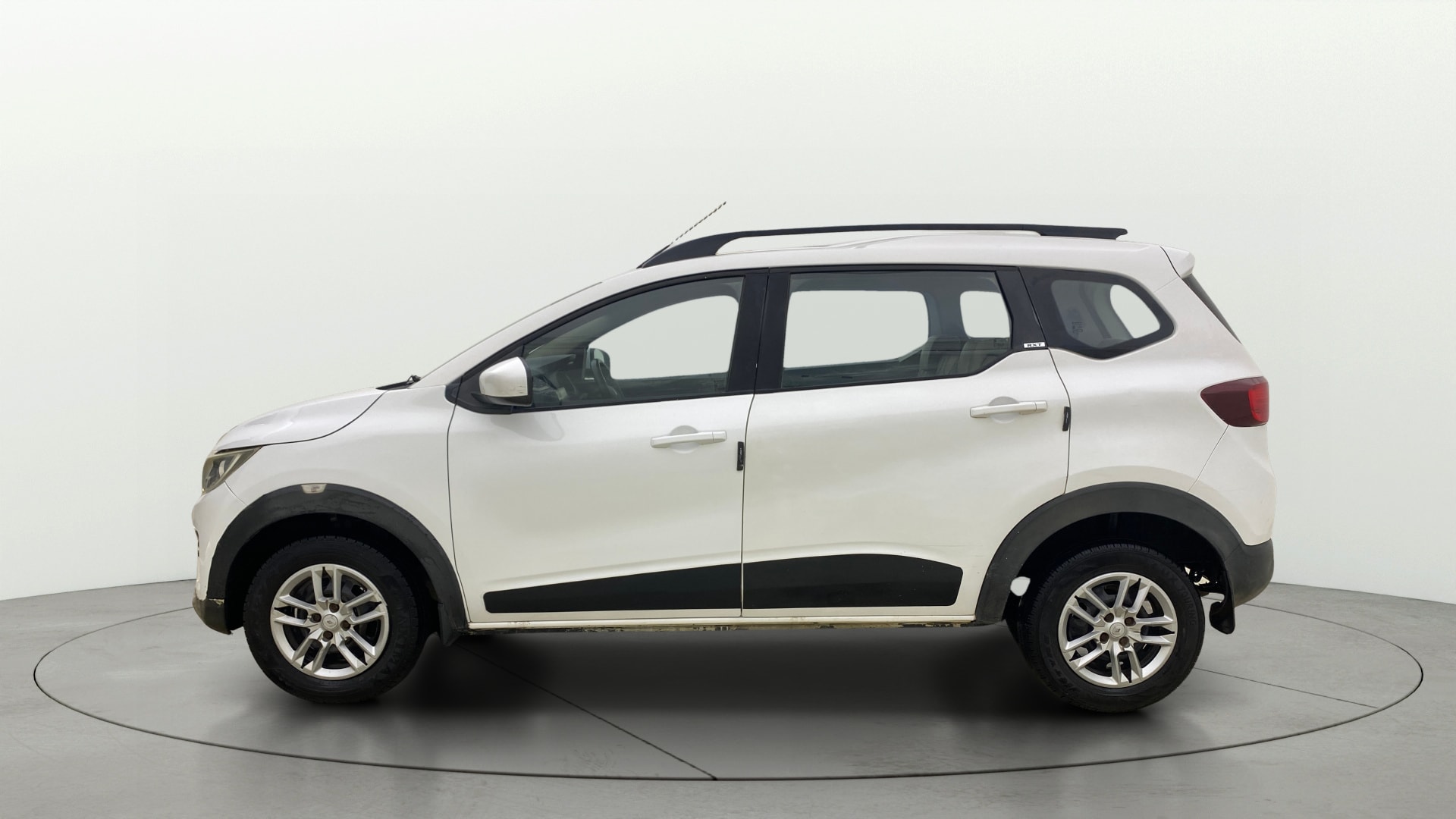 View 2021 Renault Triber RXT AMT Image 5 Used 2021 Renault Triber RXT AMT Image 5