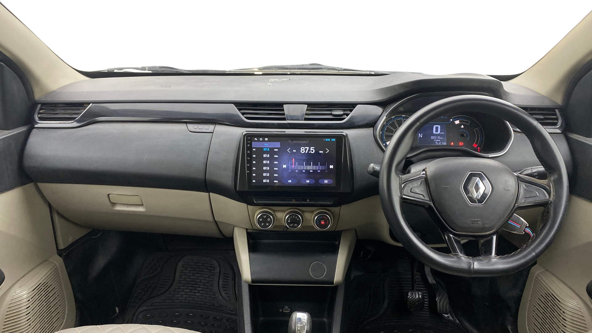 View 2021 Renault Triber RXT AMT Image 16 Used 2021 Renault Triber RXT AMT Image 16