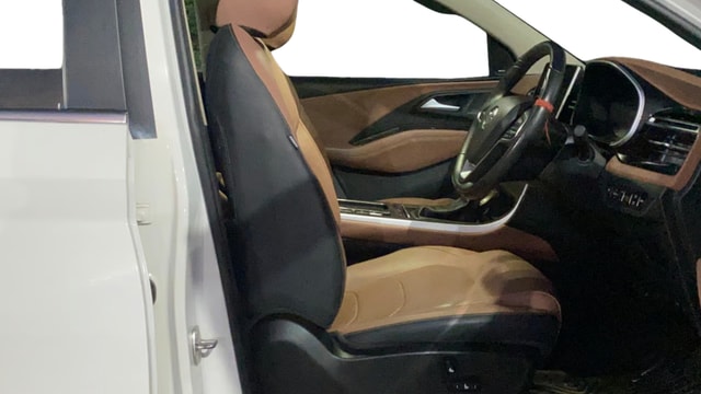 View MG Hector Plus Image 28 Used MG Hector Plus Image 28