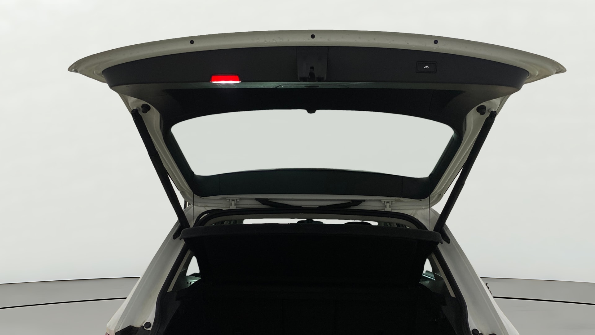 View 2022 Volkswagen Tiguan DSG 4MOTION Comfortline Image 16 Used 2022 Volkswagen Tiguan DSG 4MOTION Comfortline Image 16