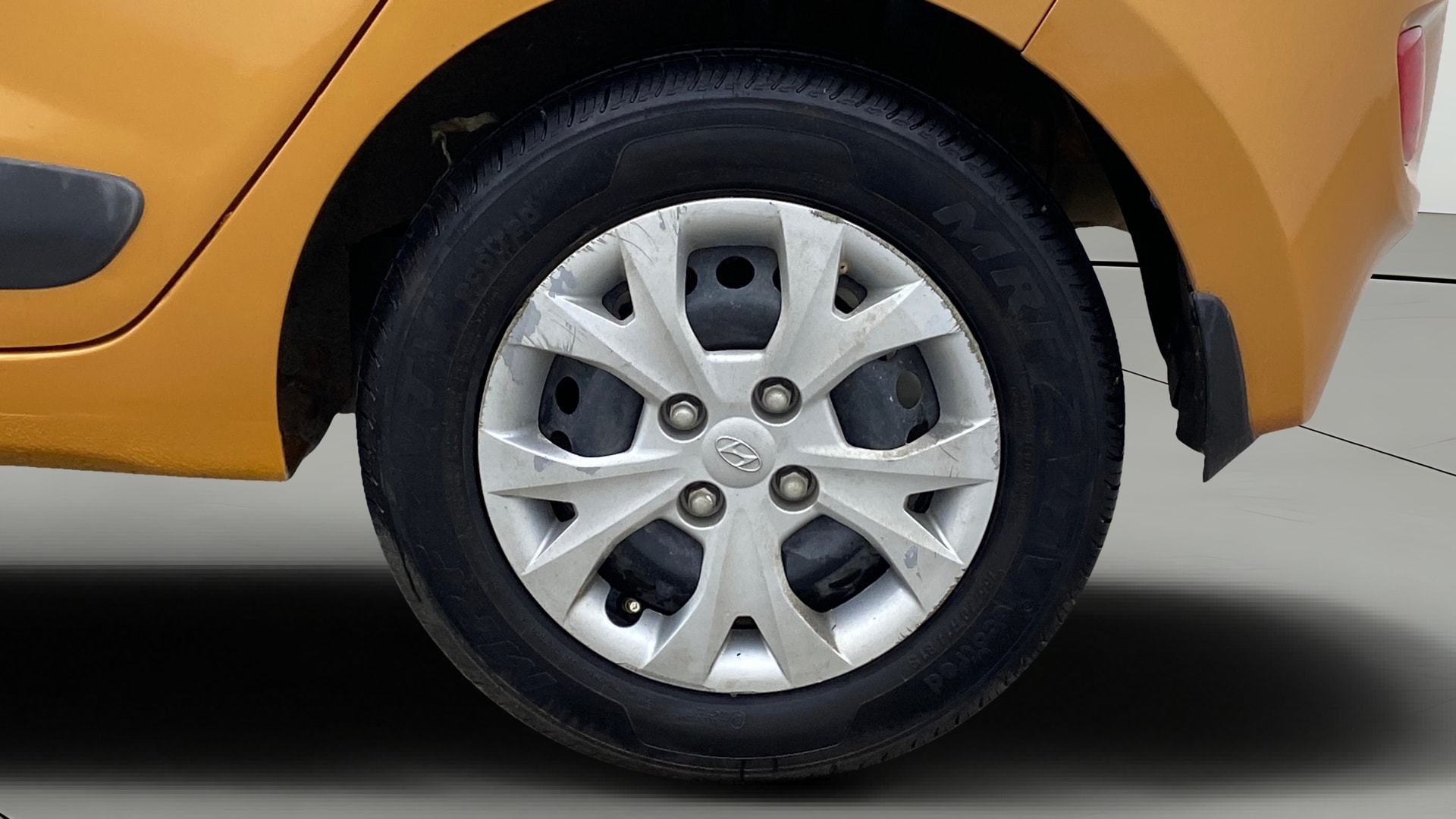 View 2016 Hyundai Grand i10 Sportz 1.2 Kappa Image 11 Used 2016 Hyundai Grand i10 Sportz 1.2 Kappa Image 11