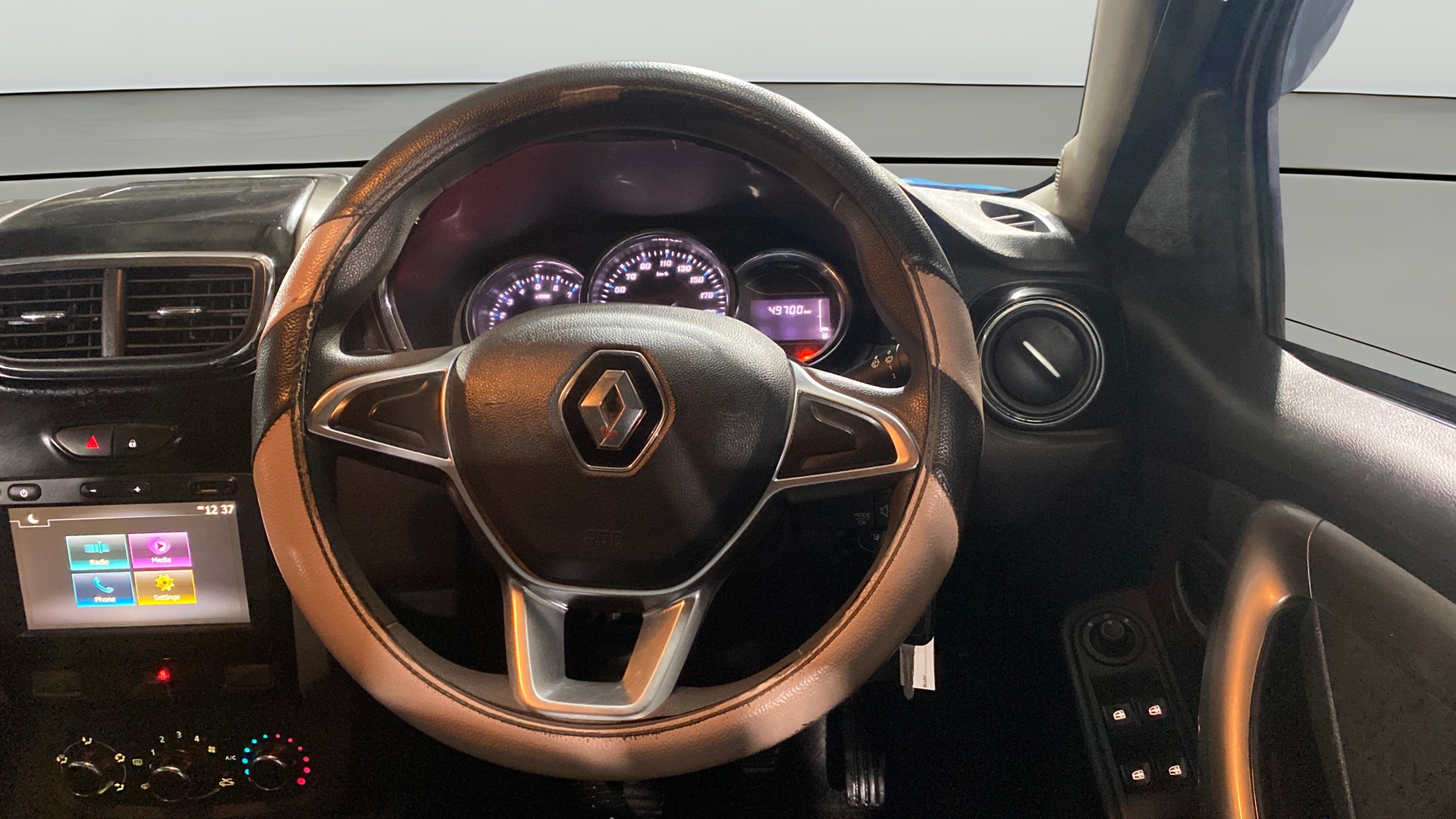 View 2020 Renault Duster Petrol RXS BS IV Image 20 Used 2020 Renault Duster Petrol RXS BS IV Image 20