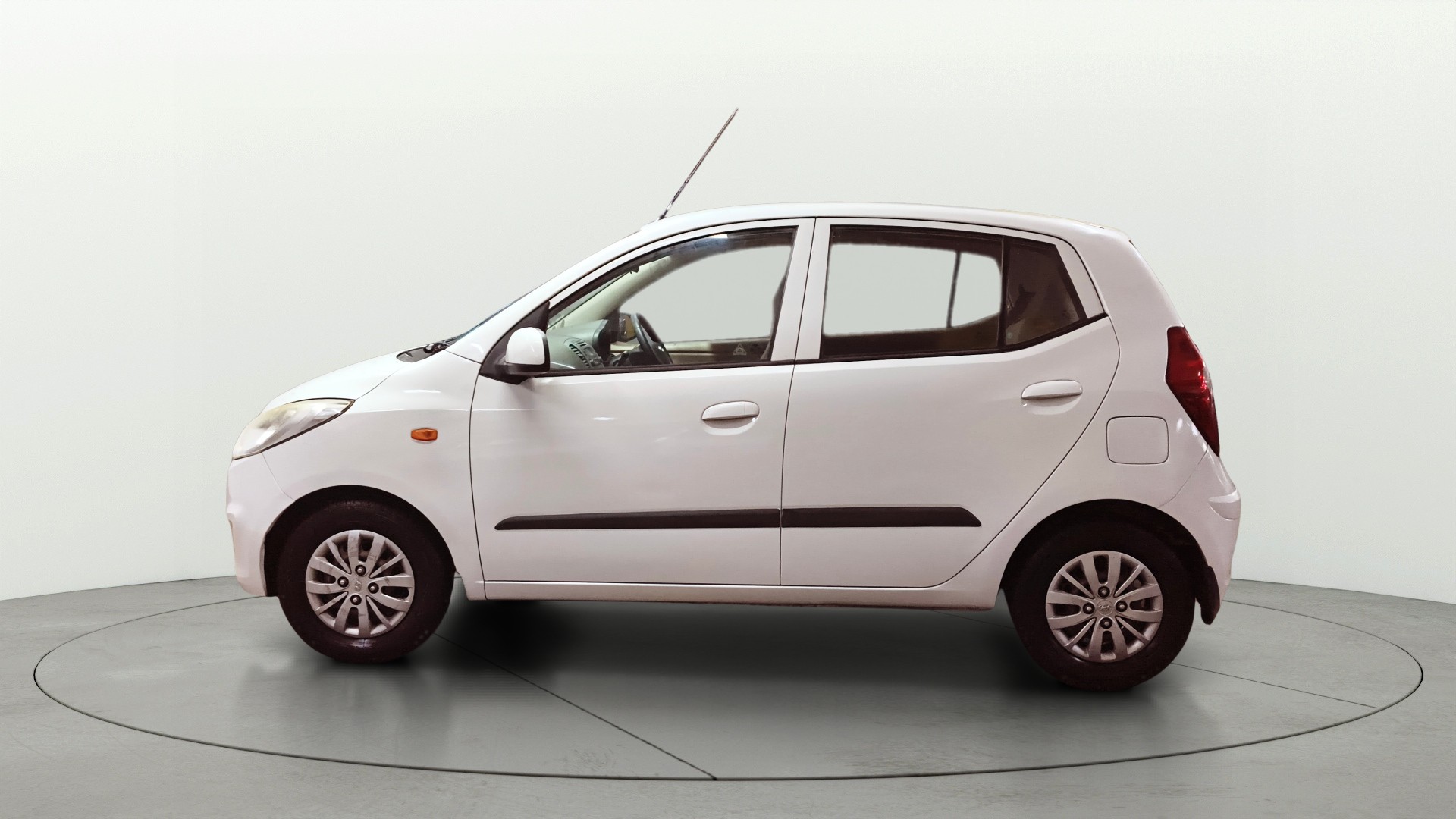 View 2015 Hyundai i10 1.2 Asta MT Image 5 Used 2015 Hyundai i10 1.2 Asta MT Image 5