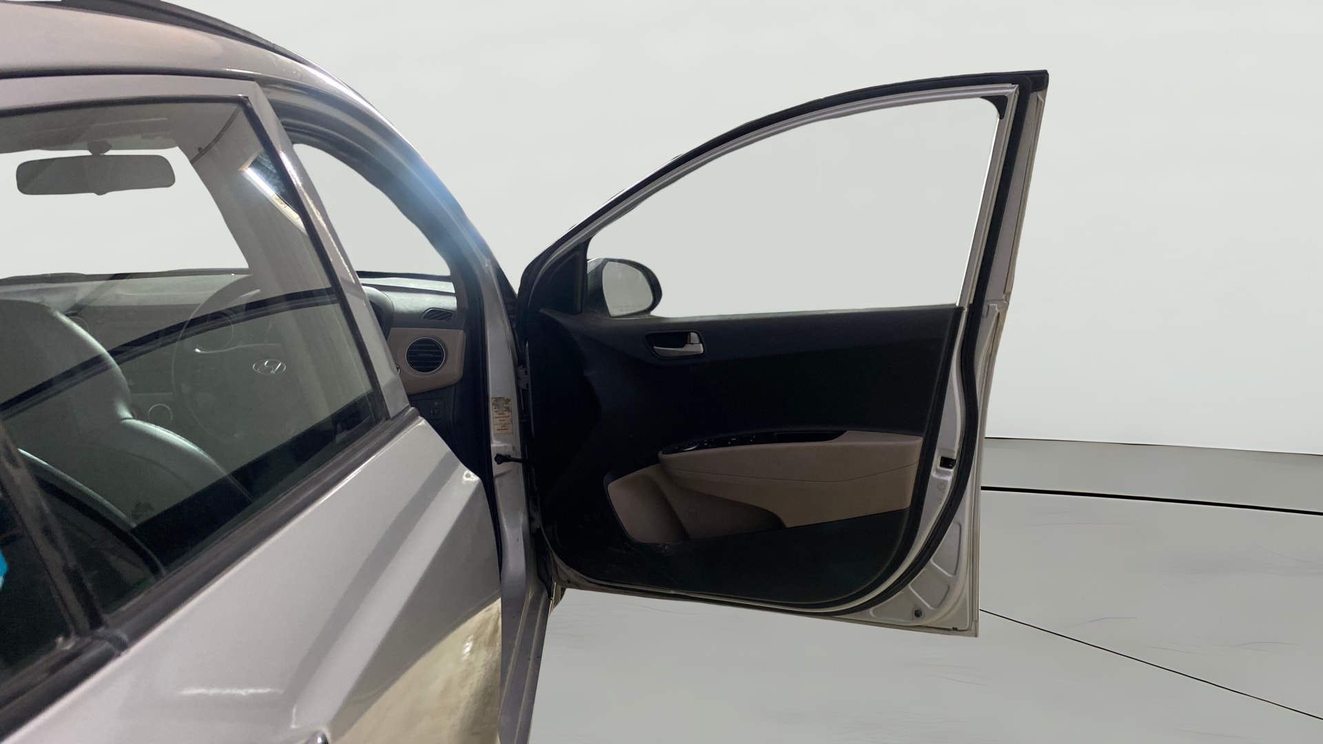 View 2015 Hyundai Grand i10 Asta AT 1.2 Kappa VTVT Image 45 Used 2015 Hyundai Grand i10 Asta AT 1.2 Kappa VTVT Image 45
