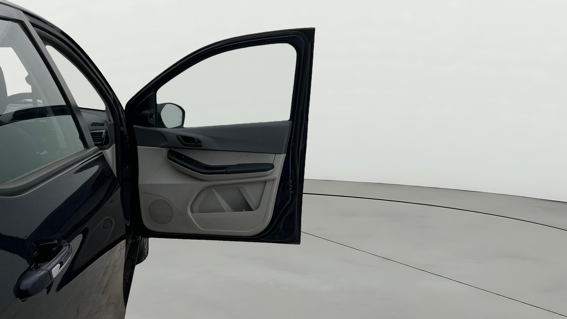 View 2025 Tata Tiago Revotorq XB Image 45 Used 2025 Tata Tiago Revotorq XB Image 45
