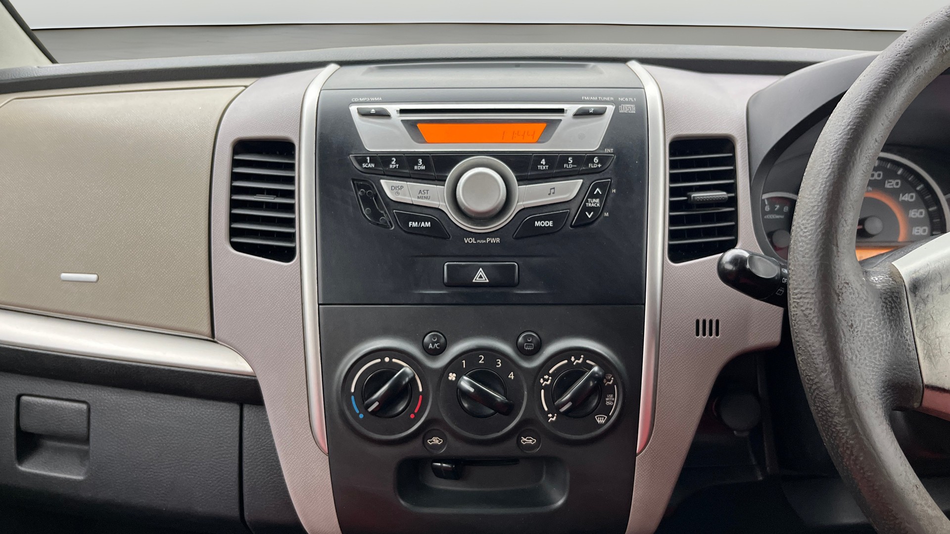 View 2014 Maruti Suzuki 1000 Base Variant Image 17 Used 2014 Maruti Suzuki 1000 Base Variant Image 17