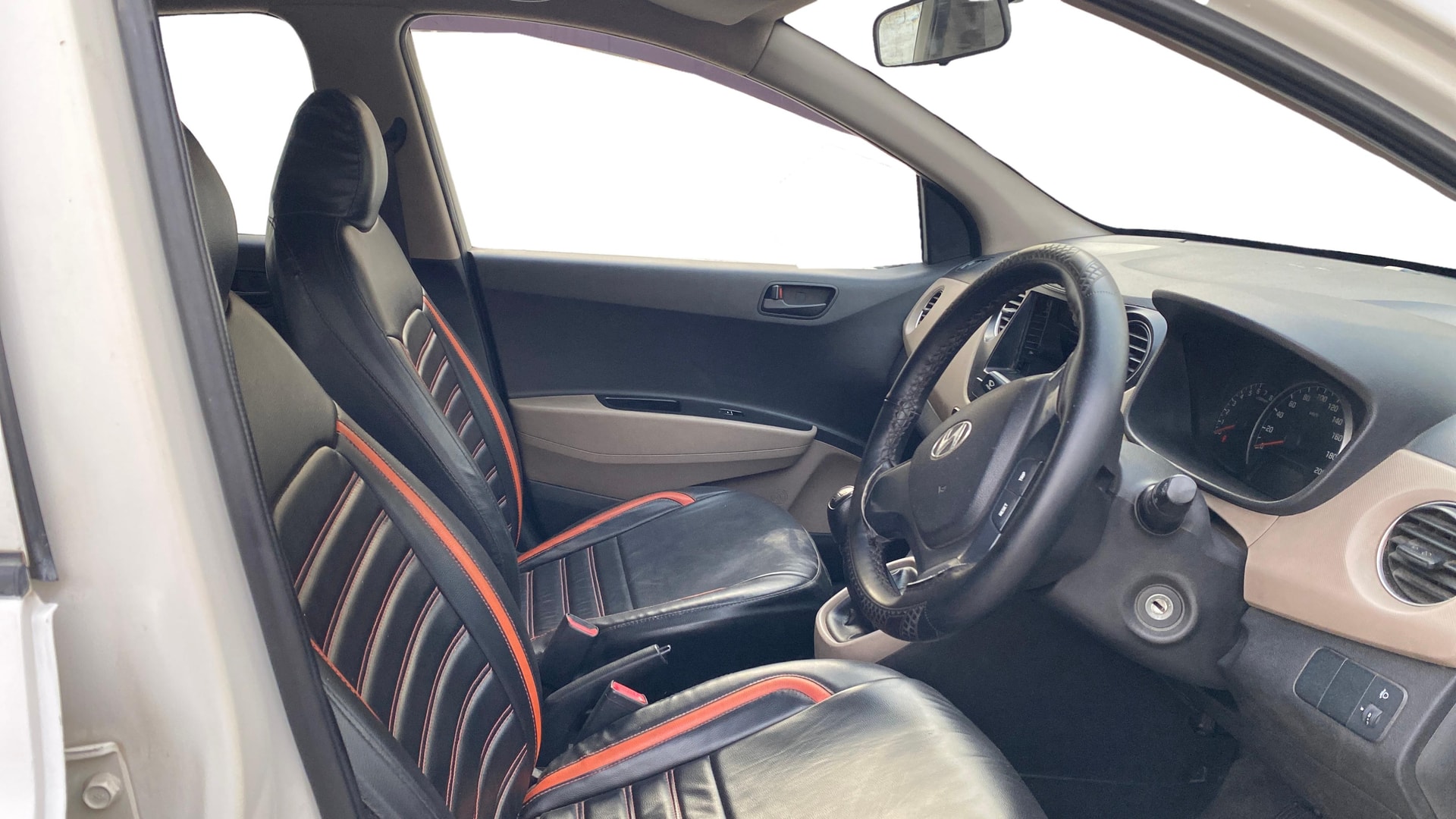 View 2015 Hyundai Grand i10 Magna 1.2 Kappa VTVT Image 25 Used 2015 Hyundai Grand i10 Magna 1.2 Kappa VTVT Image 25
