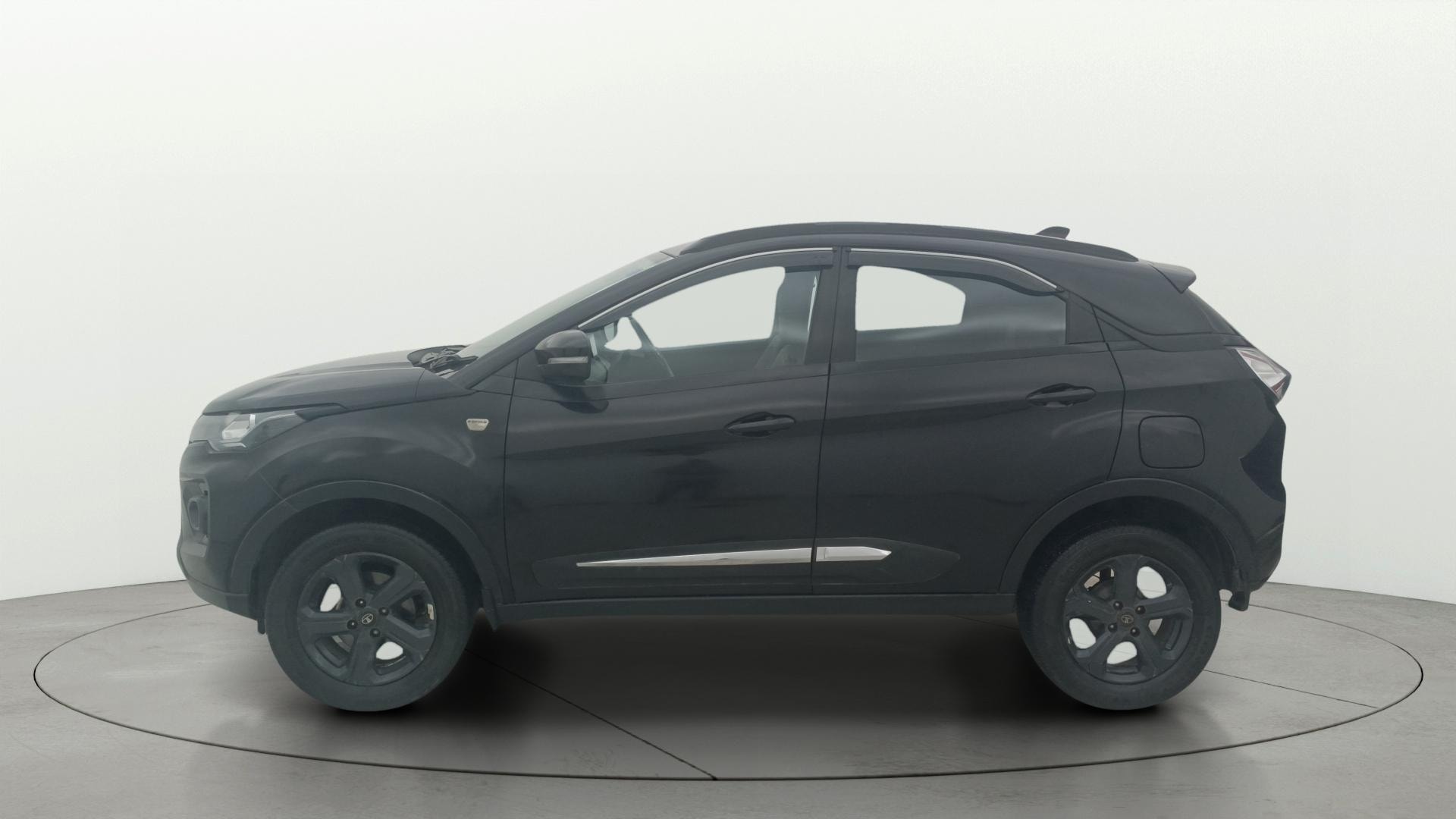 View 2022 Tata Nexon Revotron XE Image 6 Used 2022 Tata Nexon Revotron XE Image 6