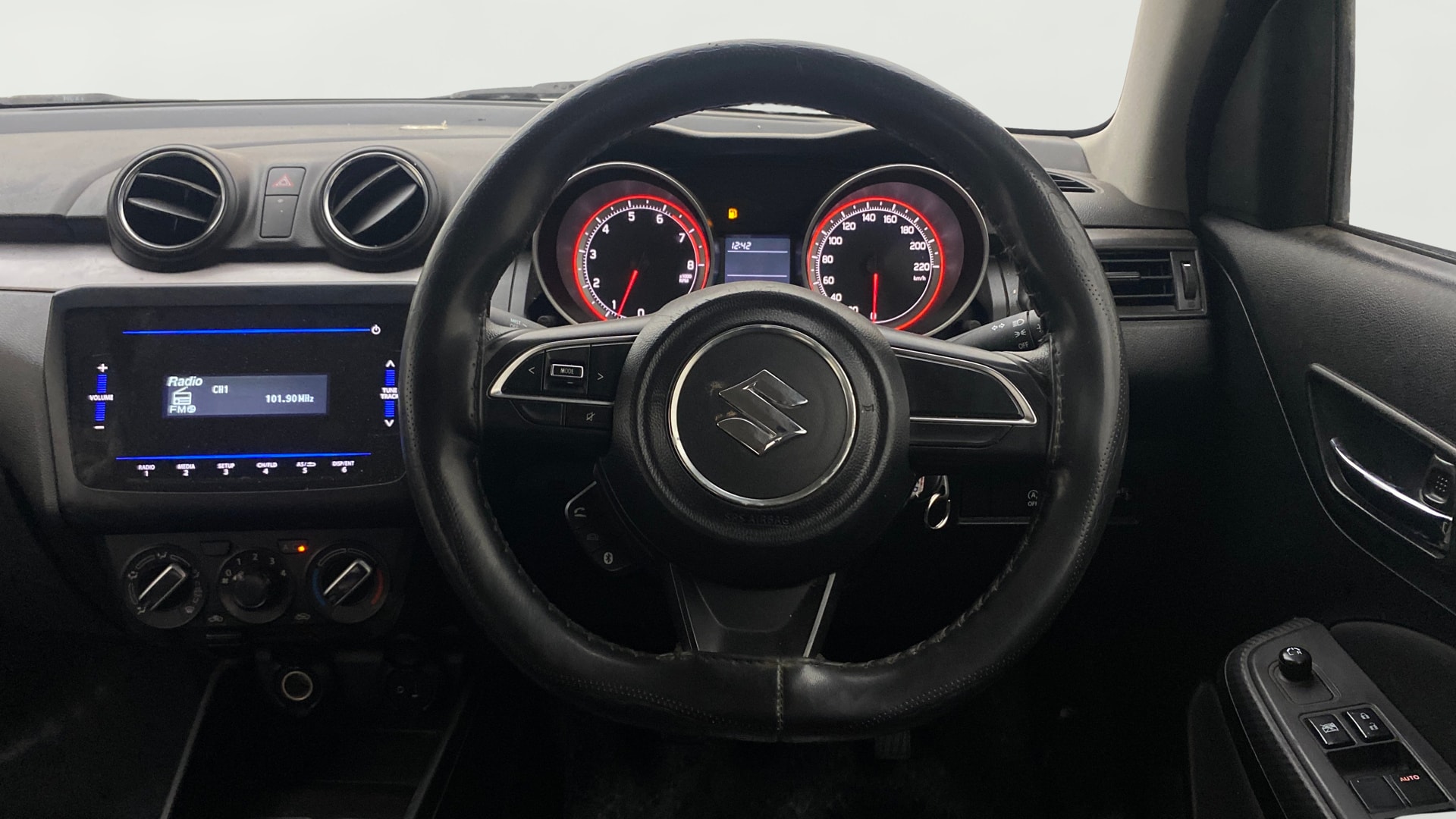 View 2022 Maruti Suzuki 1000 Base Variant Image 20 Used 2022 Maruti Suzuki 1000 Base Variant Image 20