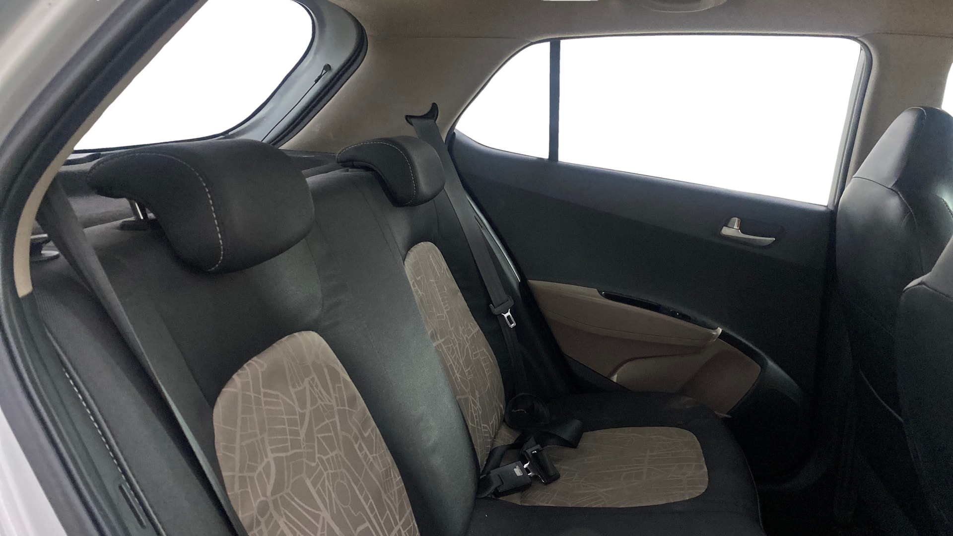 View 2015 Hyundai Grand i10 Asta AT 1.2 Kappa VTVT Image 28 Used 2015 Hyundai Grand i10 Asta AT 1.2 Kappa VTVT Image 28