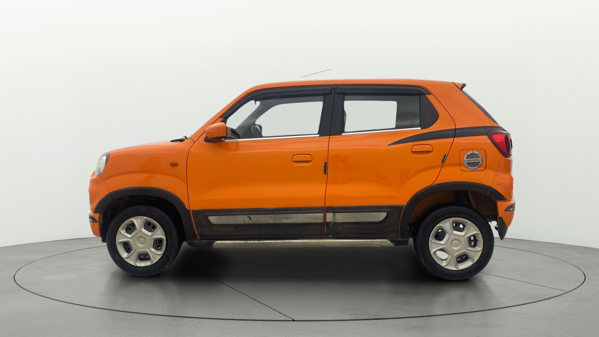 View 2019 Maruti Suzuki 1000 Base Variant Image 5 Used 2019 Maruti Suzuki 1000 Base Variant Image 5