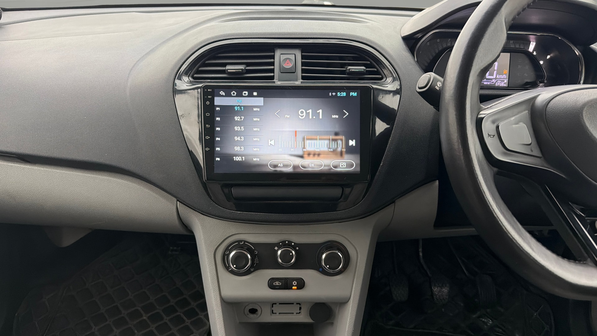 View 2022 Tata Tiago Revotorq XB Image 17 Used 2022 Tata Tiago Revotorq XB Image 17