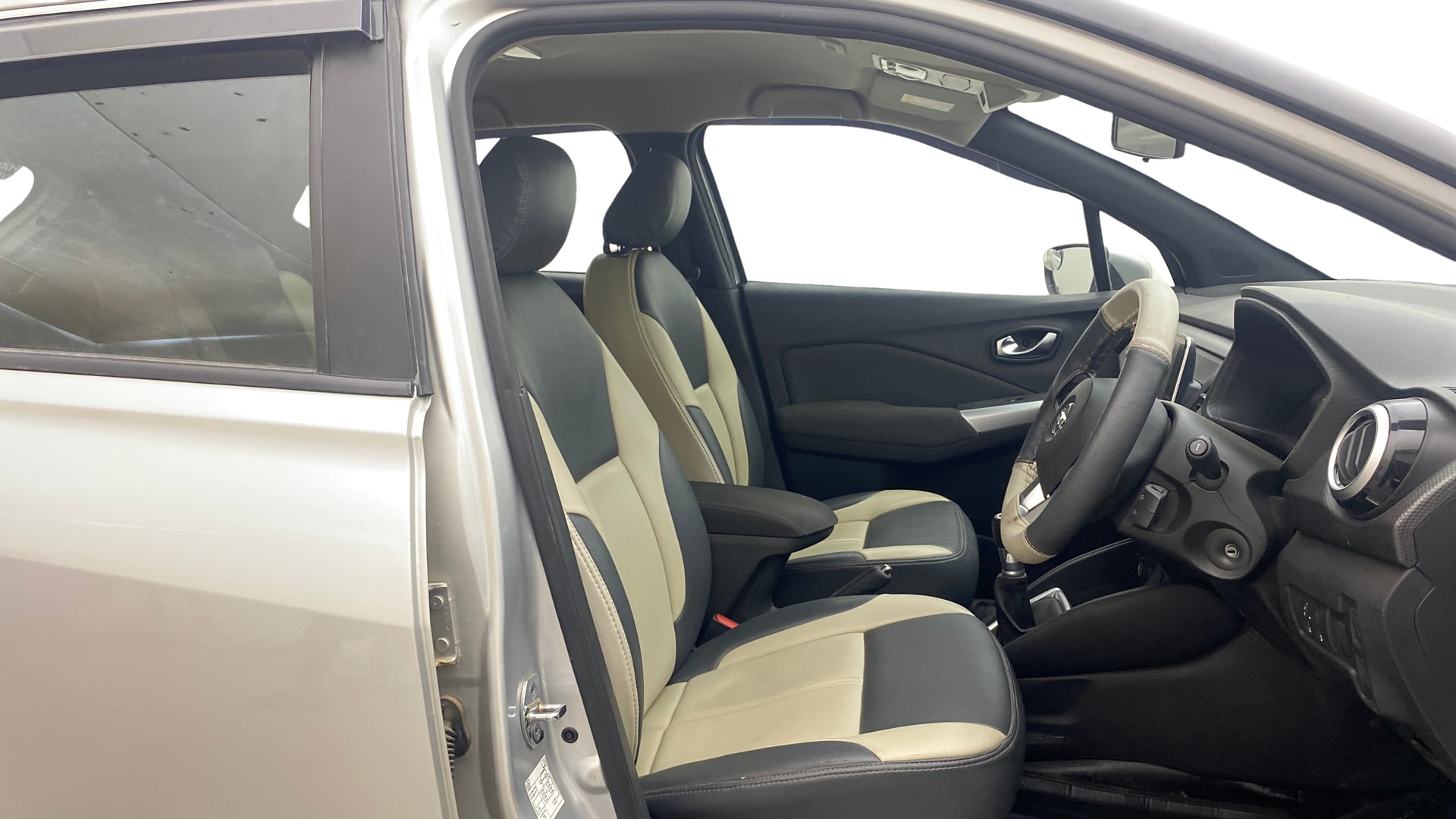 Used 2021 Nissan Kicks Used 2021 Nissan Kicks