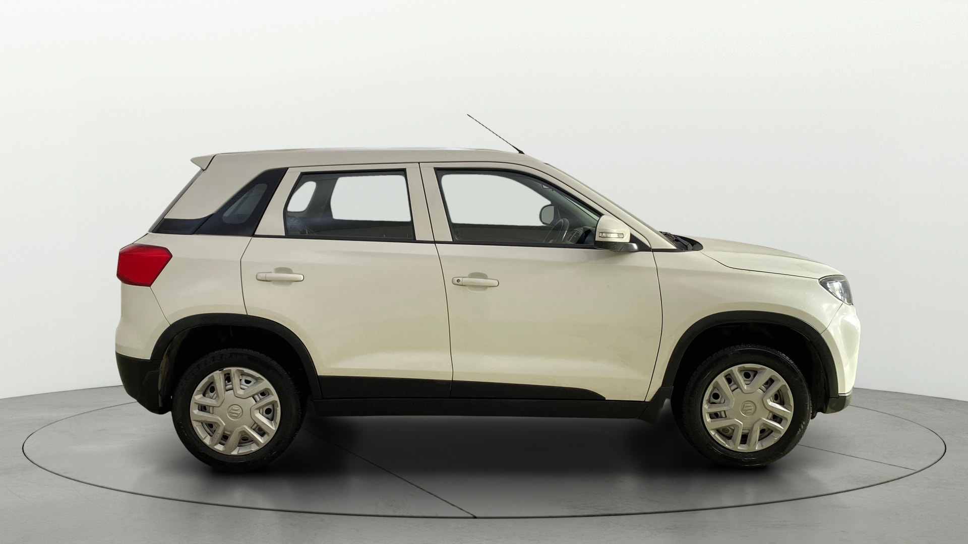 View 2021 Maruti Suzuki 1000 Base Variant Image 8 Used 2021 Maruti Suzuki 1000 Base Variant Image 8