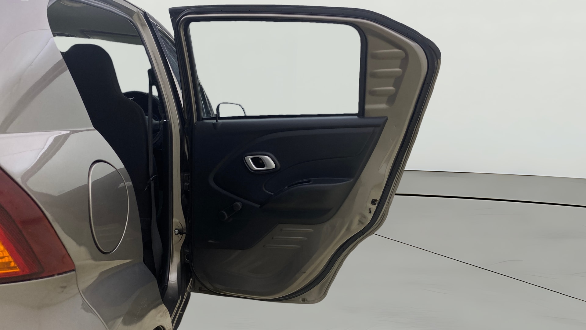 View 2019 Datsun Redi GO S-1.0L BS IV Image 7 Used 2019 Datsun Redi GO S-1.0L BS IV Image 7