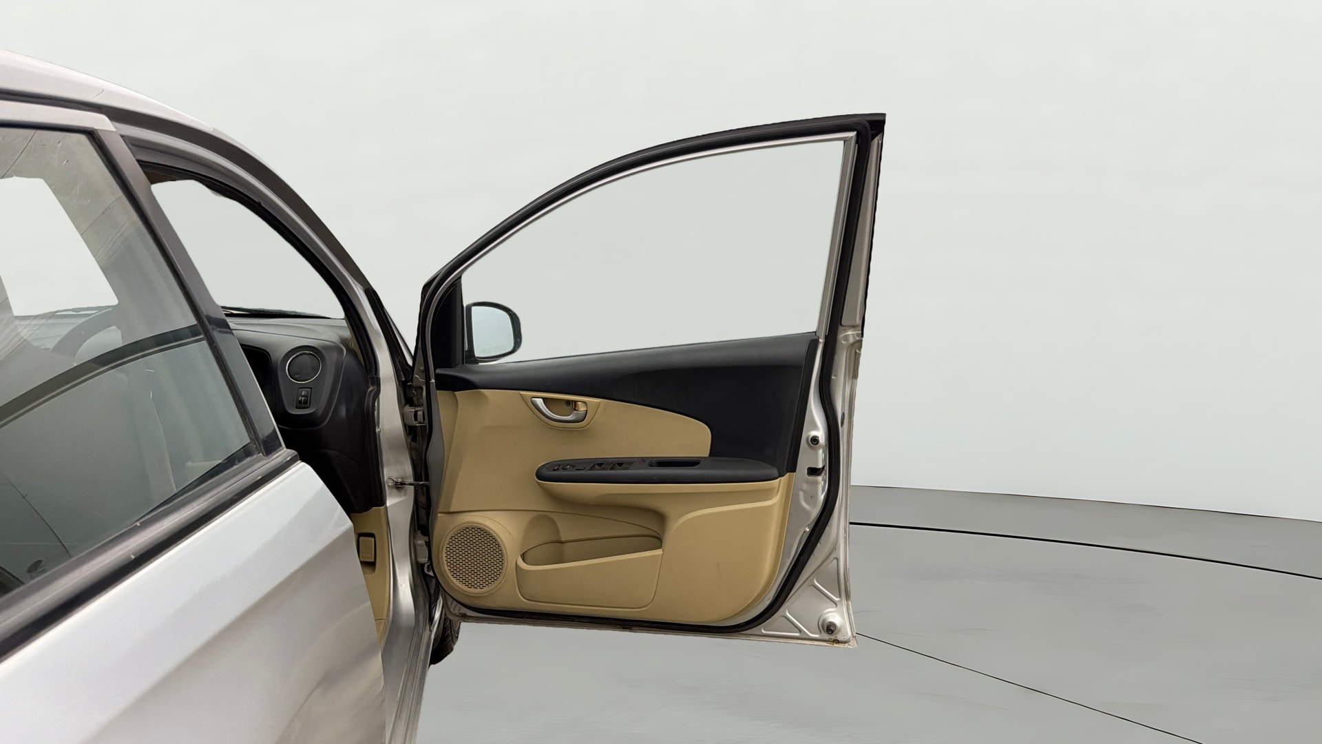 View 2015 Honda Amaze E MT Petrol BS IV Image 43 Used 2015 Honda Amaze E MT Petrol BS IV Image 43