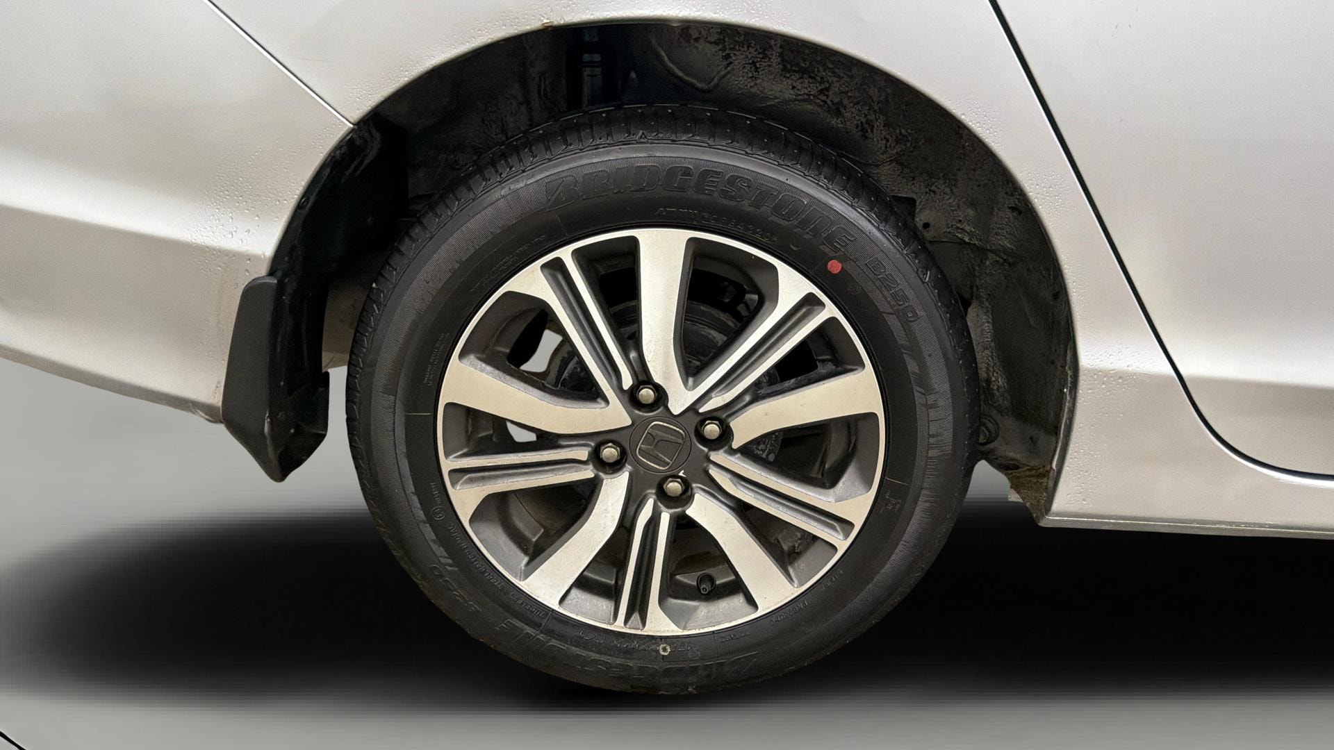 View 2020 Honda City ZX MT Diesel Anniversary Edition Image 25 Used 2020 Honda City ZX MT Diesel Anniversary Edition Image 25