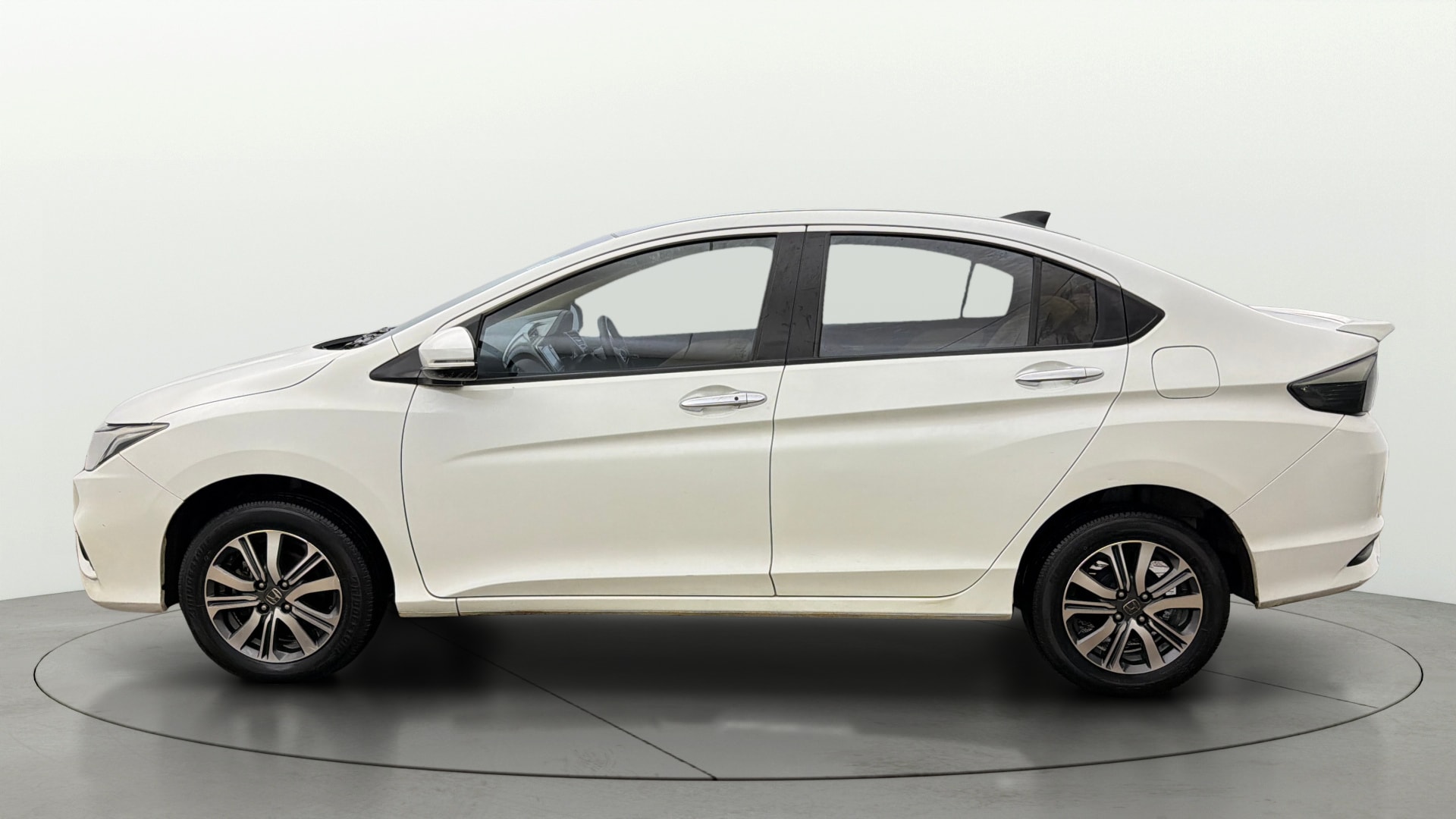 View 2022 Honda City ZX MT Diesel Anniversary Edition Image 6 Used 2022 Honda City ZX MT Diesel Anniversary Edition Image 6