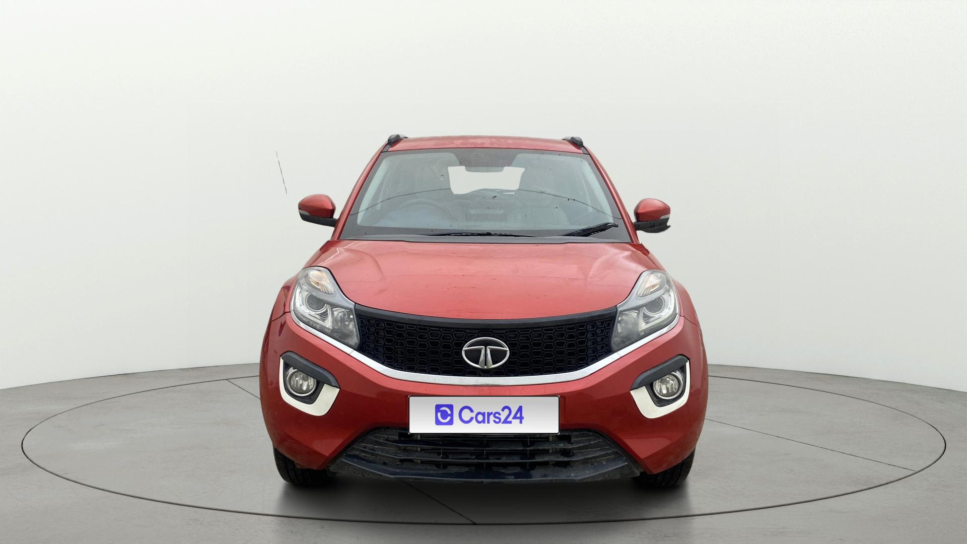 2018 टाटा नेक्सन Revotron XE 2018 टाटा नेक्सन Revotron XE
