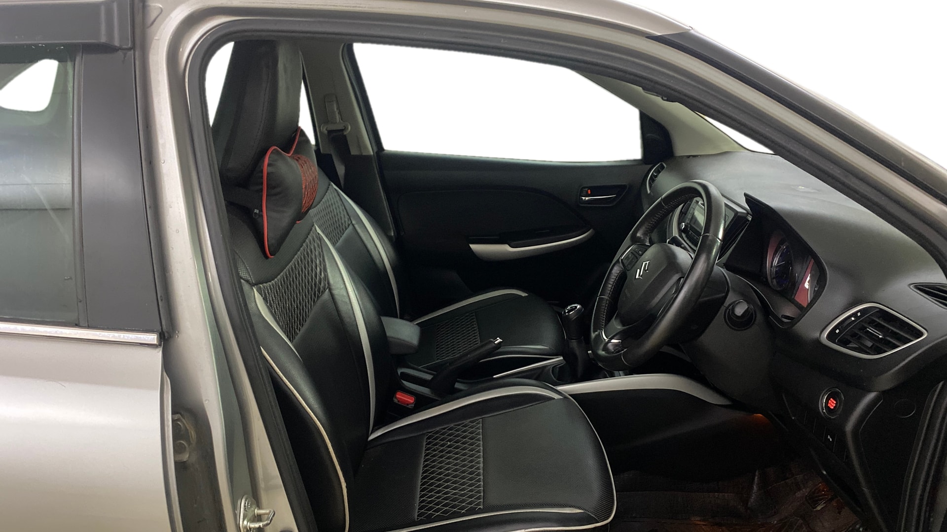 View 2016 Maruti Suzuki 1000 Base Variant Image 25 Used 2016 Maruti Suzuki 1000 Base Variant Image 25