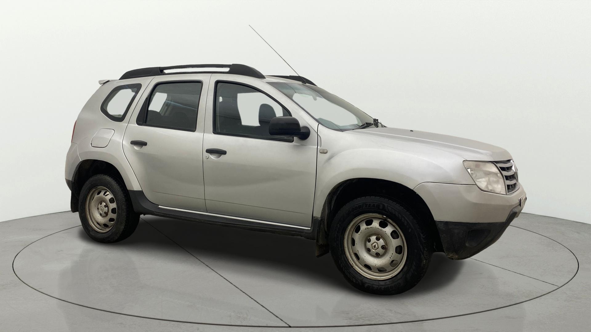 View 2015 Renault Duster Diesel 85PS RXE Image 35 Used 2015 Renault Duster Diesel 85PS RXE Image 35