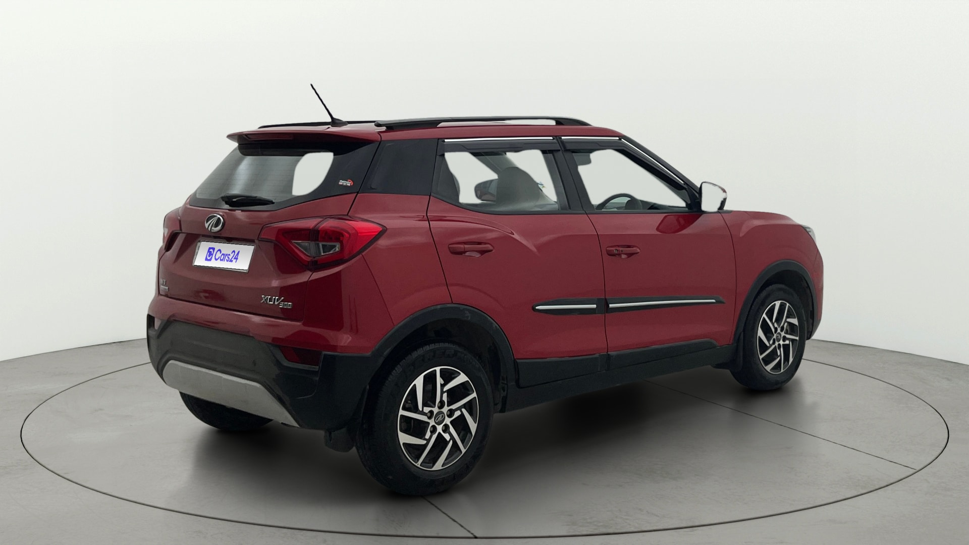 View 2022 Mahindra XUV300 W4 Petrol BS IV Image 47 Used 2022 Mahindra XUV300 W4 Petrol BS IV Image 47
