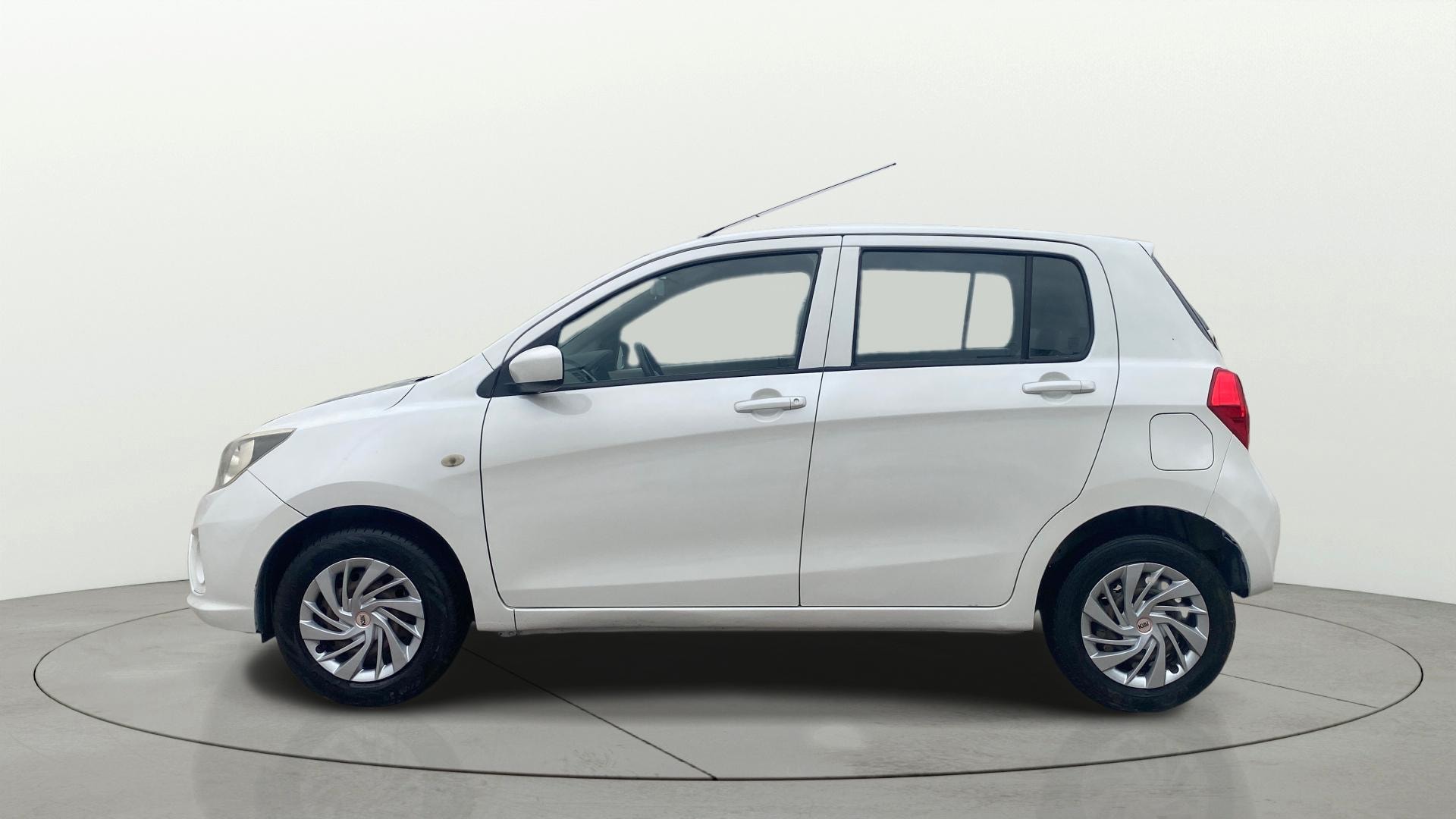 View 2018 Maruti Suzuki 1000 Base Variant Image 5 Used 2018 Maruti Suzuki 1000 Base Variant Image 5